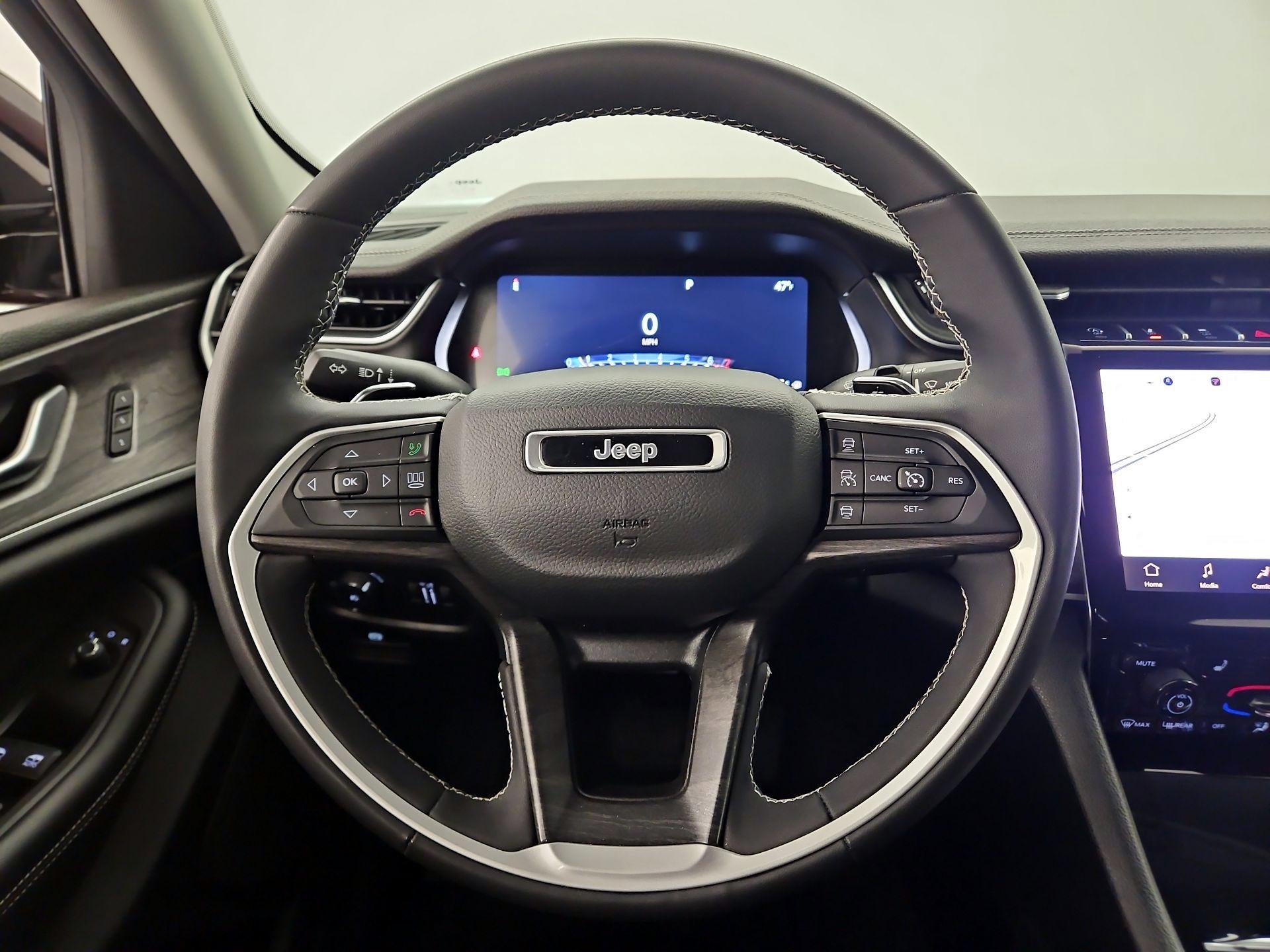 Thumbnail: 2023 Jeep Grand Cherokee - 10