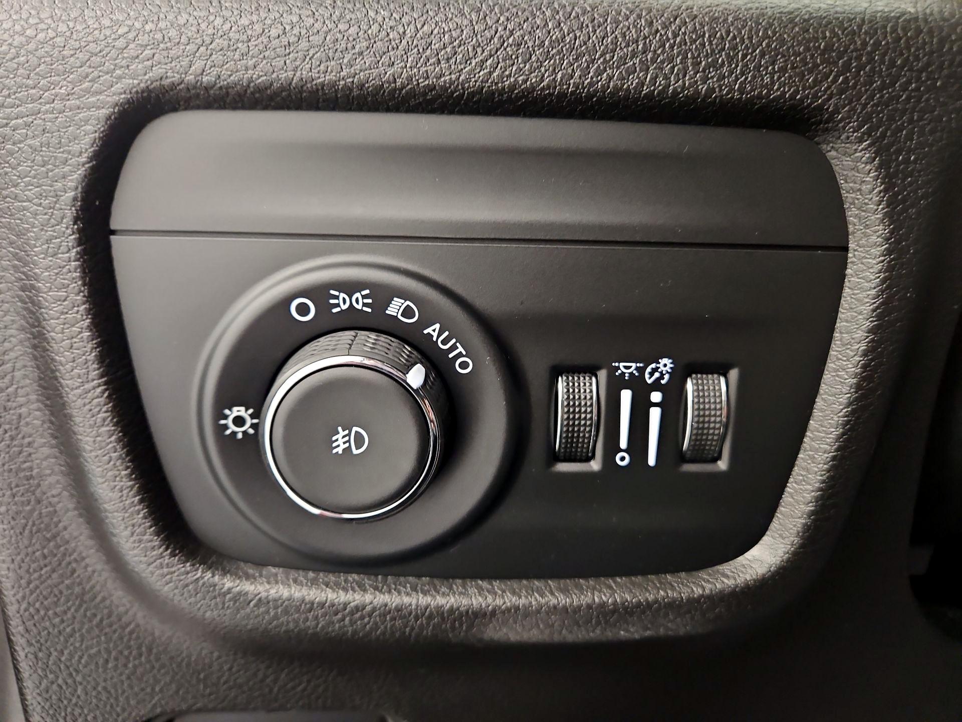 Thumbnail: 2023 Jeep Grand Cherokee - 13