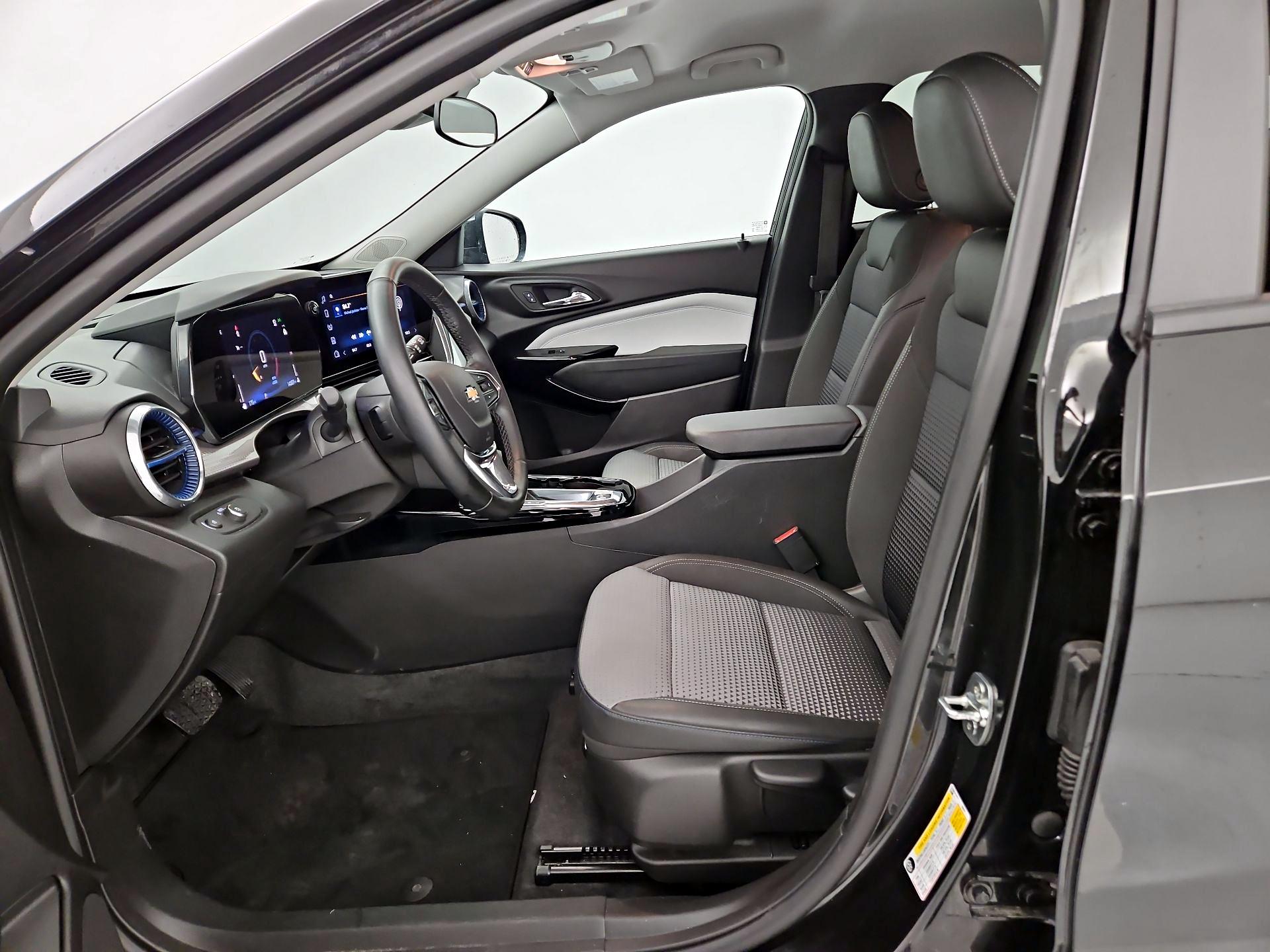 Thumbnail: 2025 Chevrolet Trax - 11