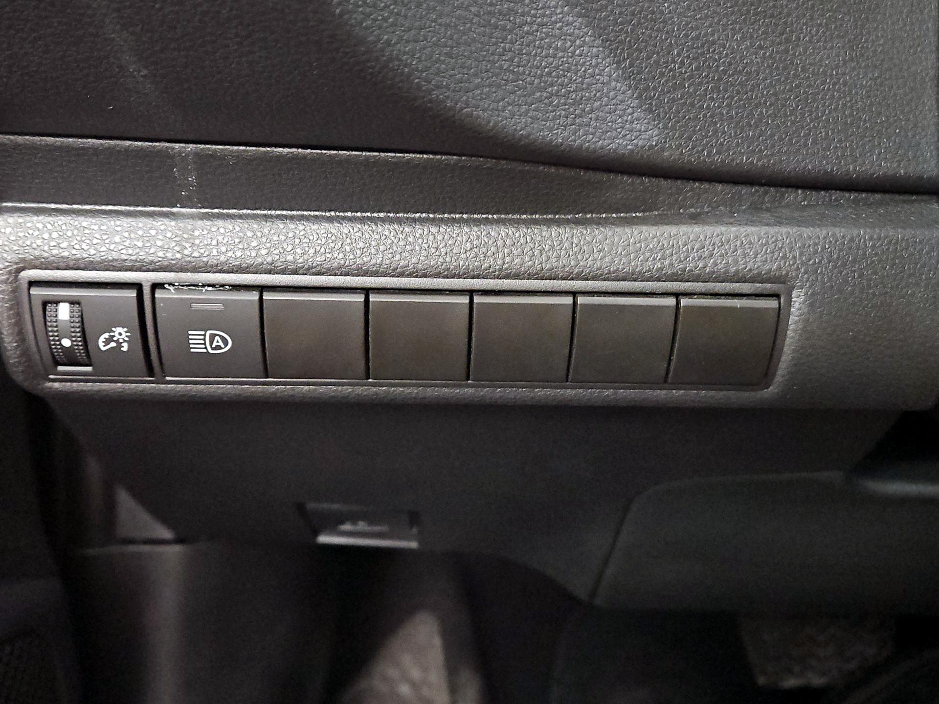 Thumbnail: 2025 Toyota Corolla - 13