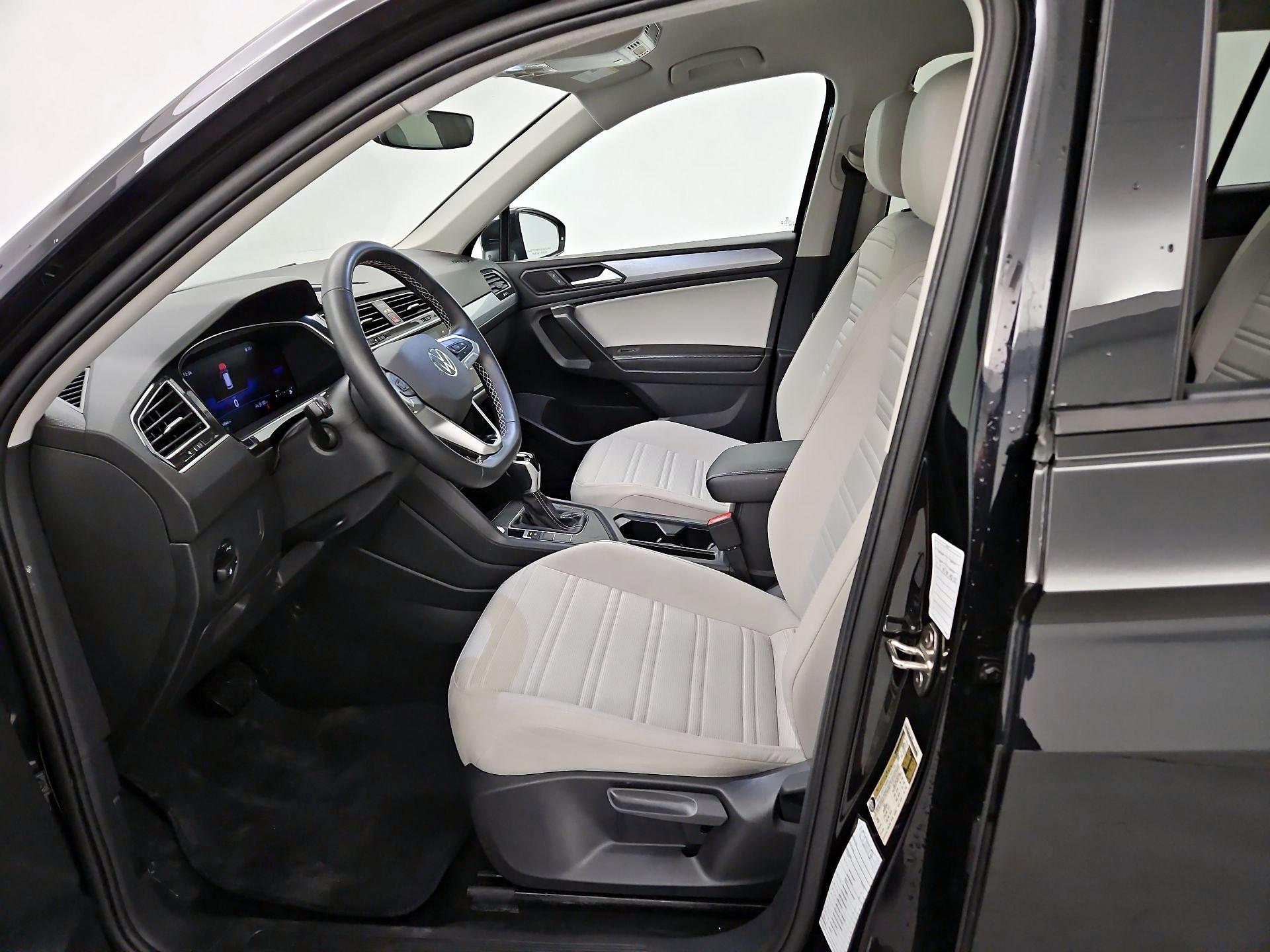 Thumbnail: 2024 Volkswagen Tiguan - 11