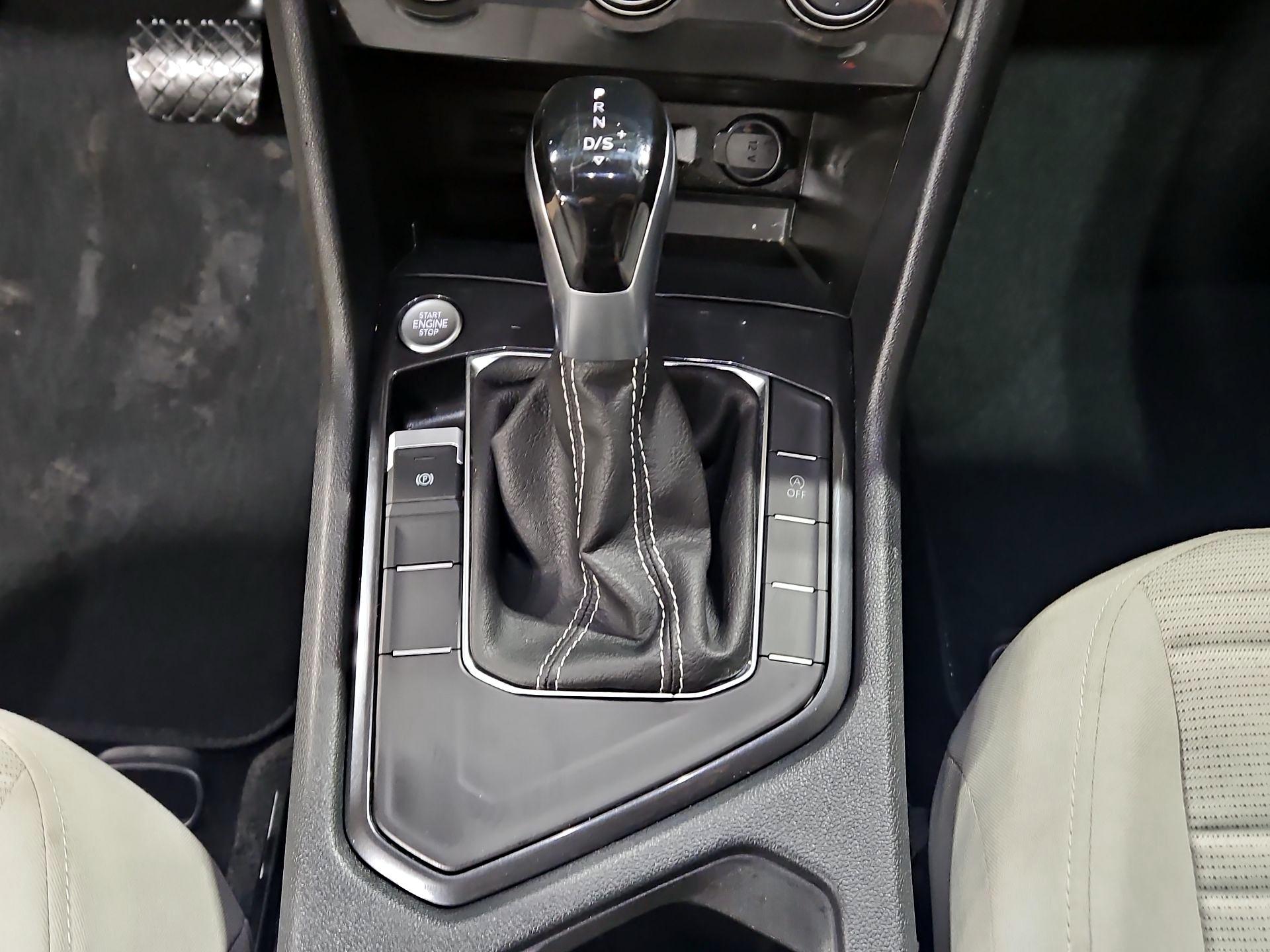 Thumbnail: 2024 Volkswagen Tiguan - 17