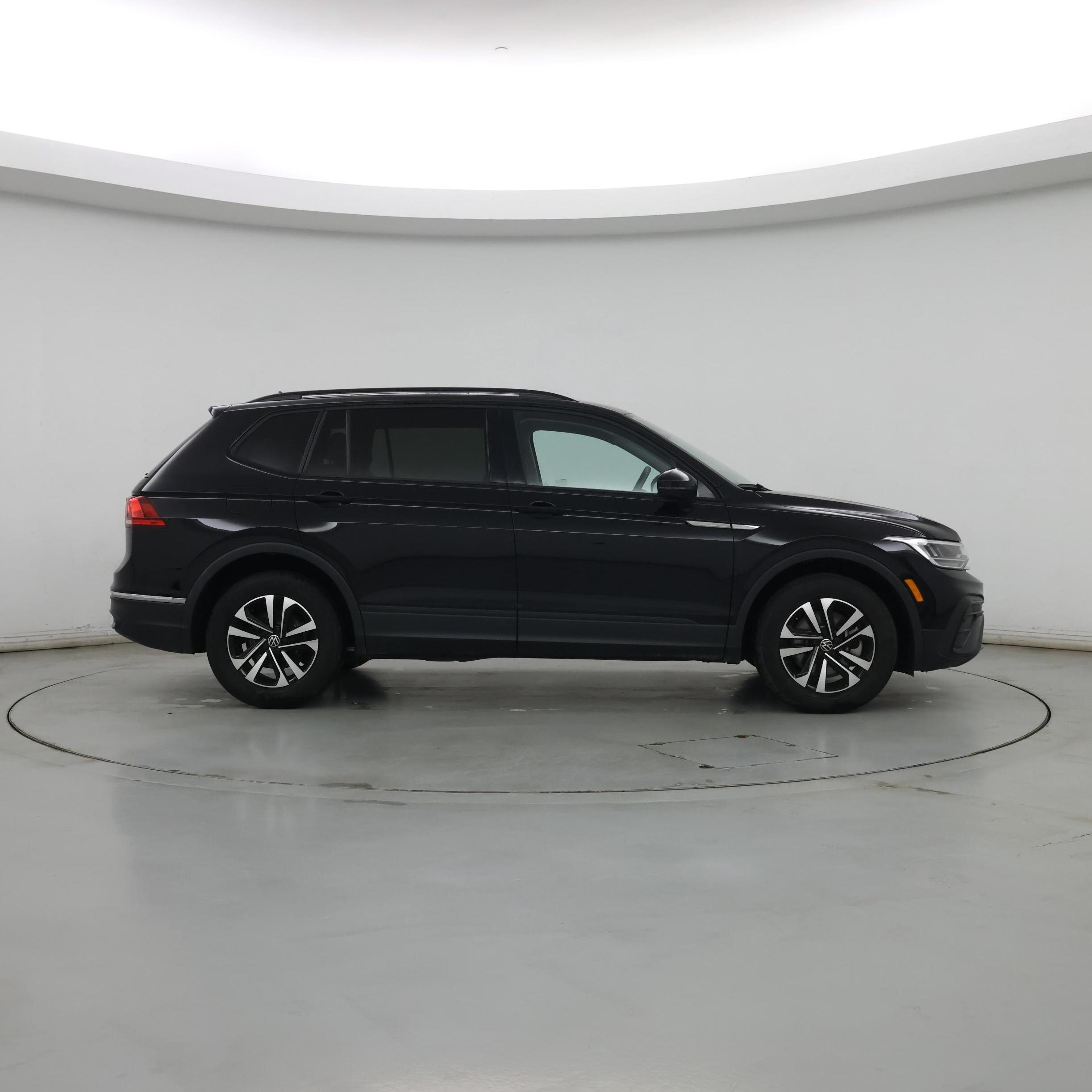 Thumbnail: 2024 Volkswagen Tiguan - 7