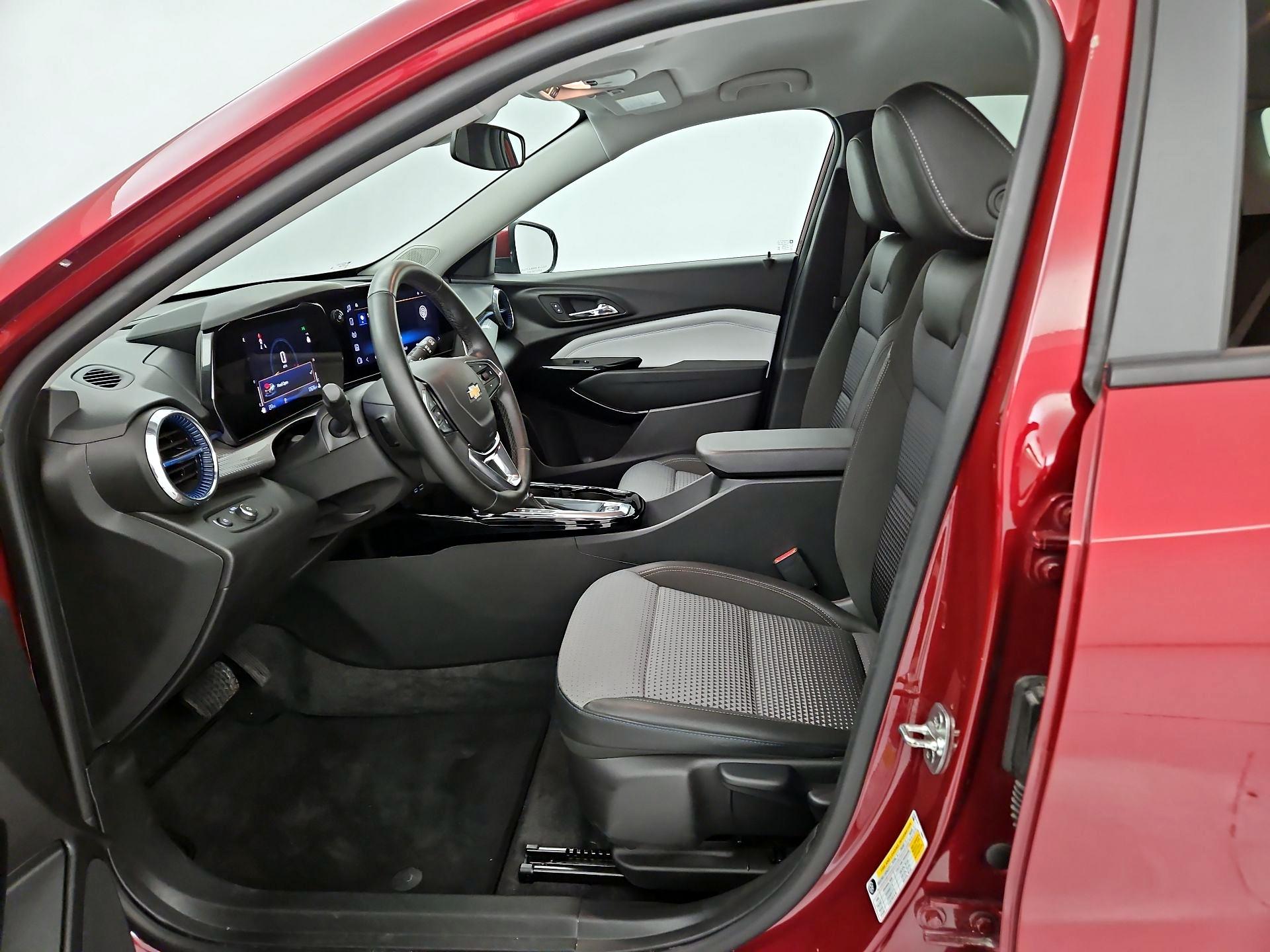 Thumbnail: 2025 Chevrolet Trax - 11