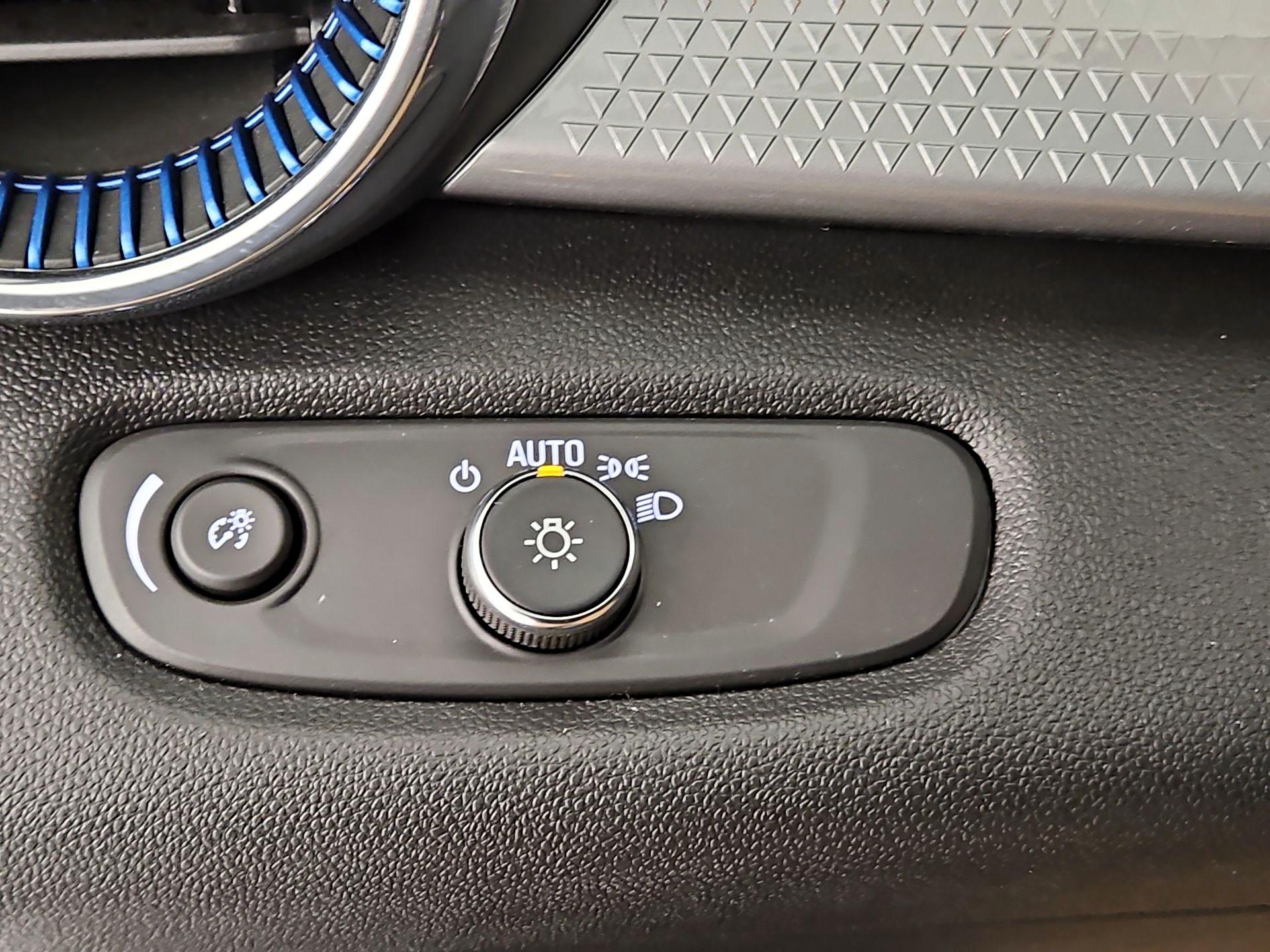 Thumbnail: 2025 Chevrolet Trax - 13