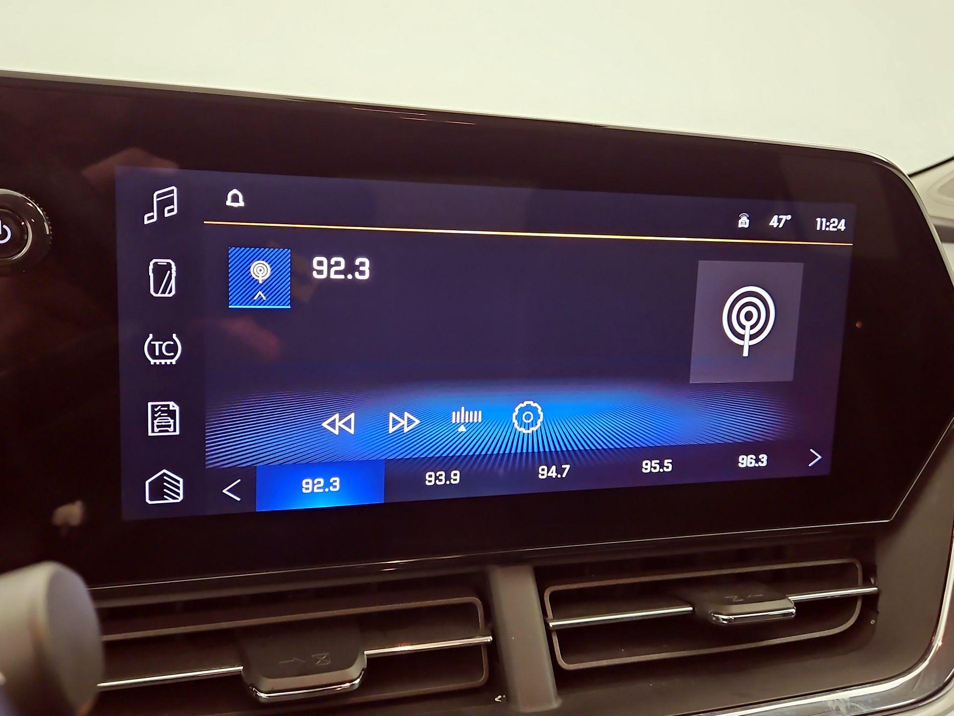 Thumbnail: 2025 Chevrolet Trax - 15