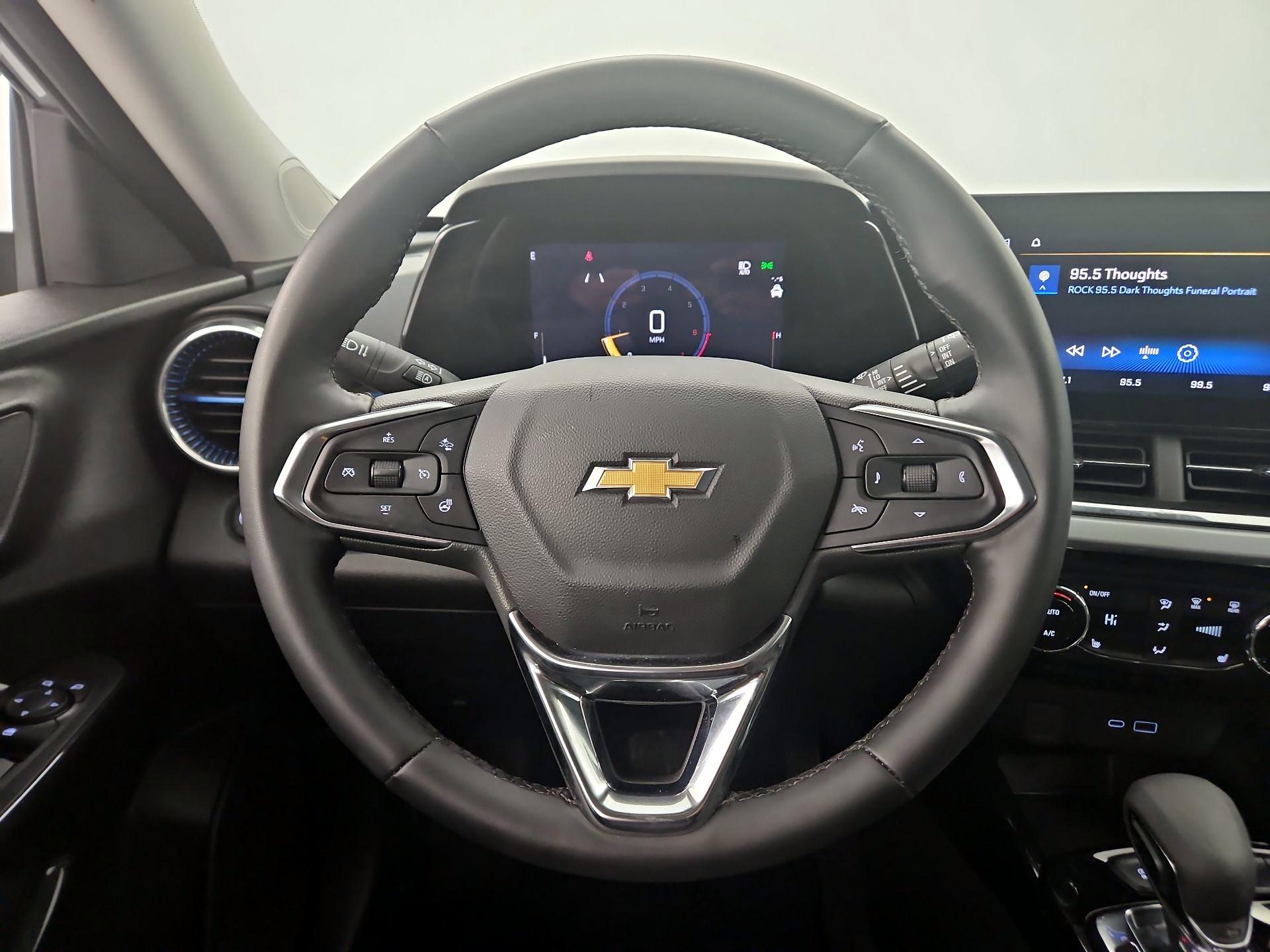 Thumbnail: 2025 Chevrolet Trax - 10