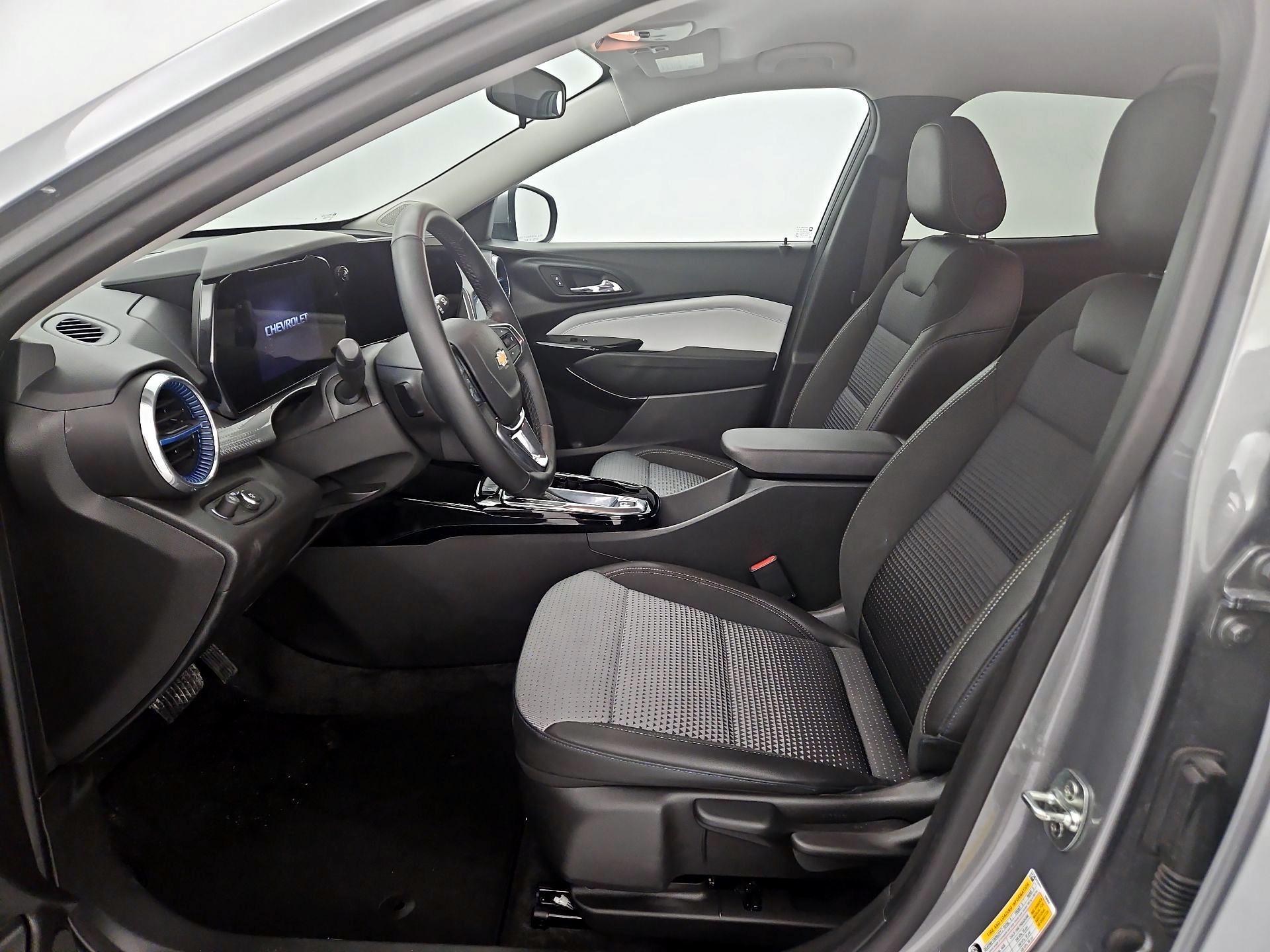 Thumbnail: 2025 Chevrolet Trax - 11