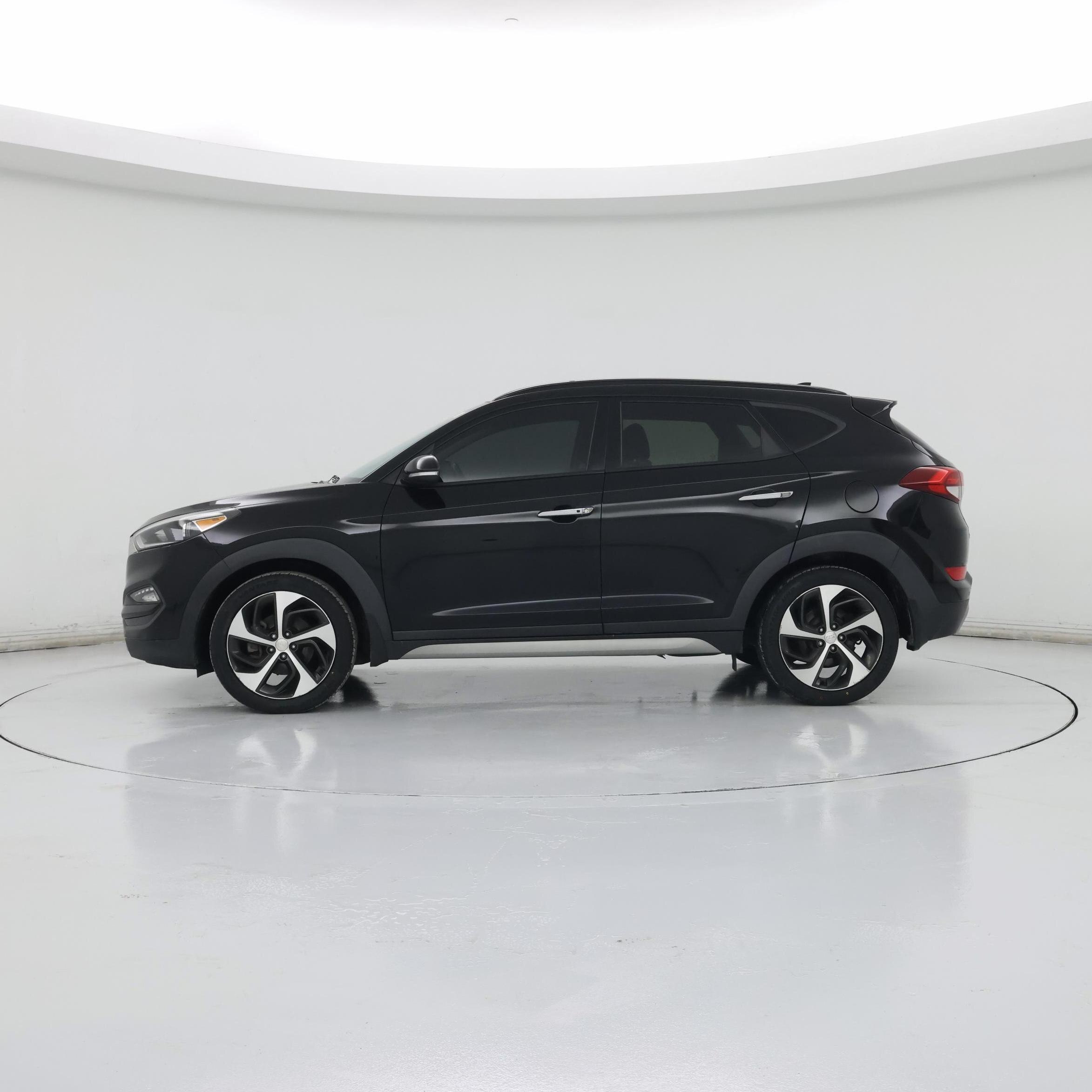 Thumbnail: 2017 Hyundai Tucson - 3