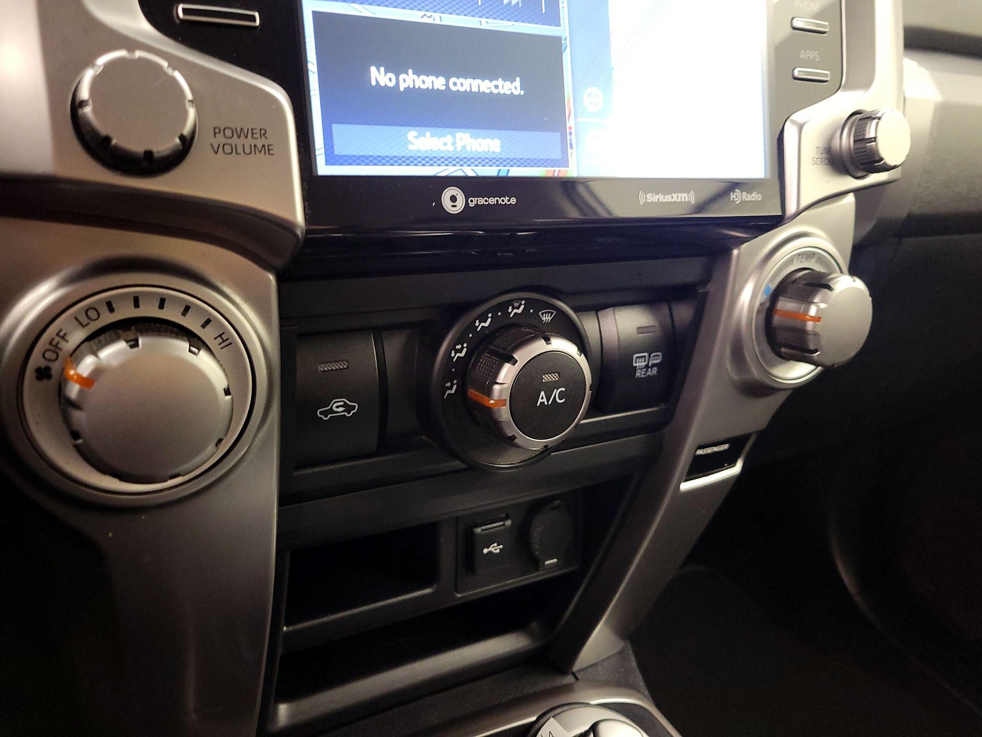 Thumbnail: 2022 Toyota 4Runner - 17