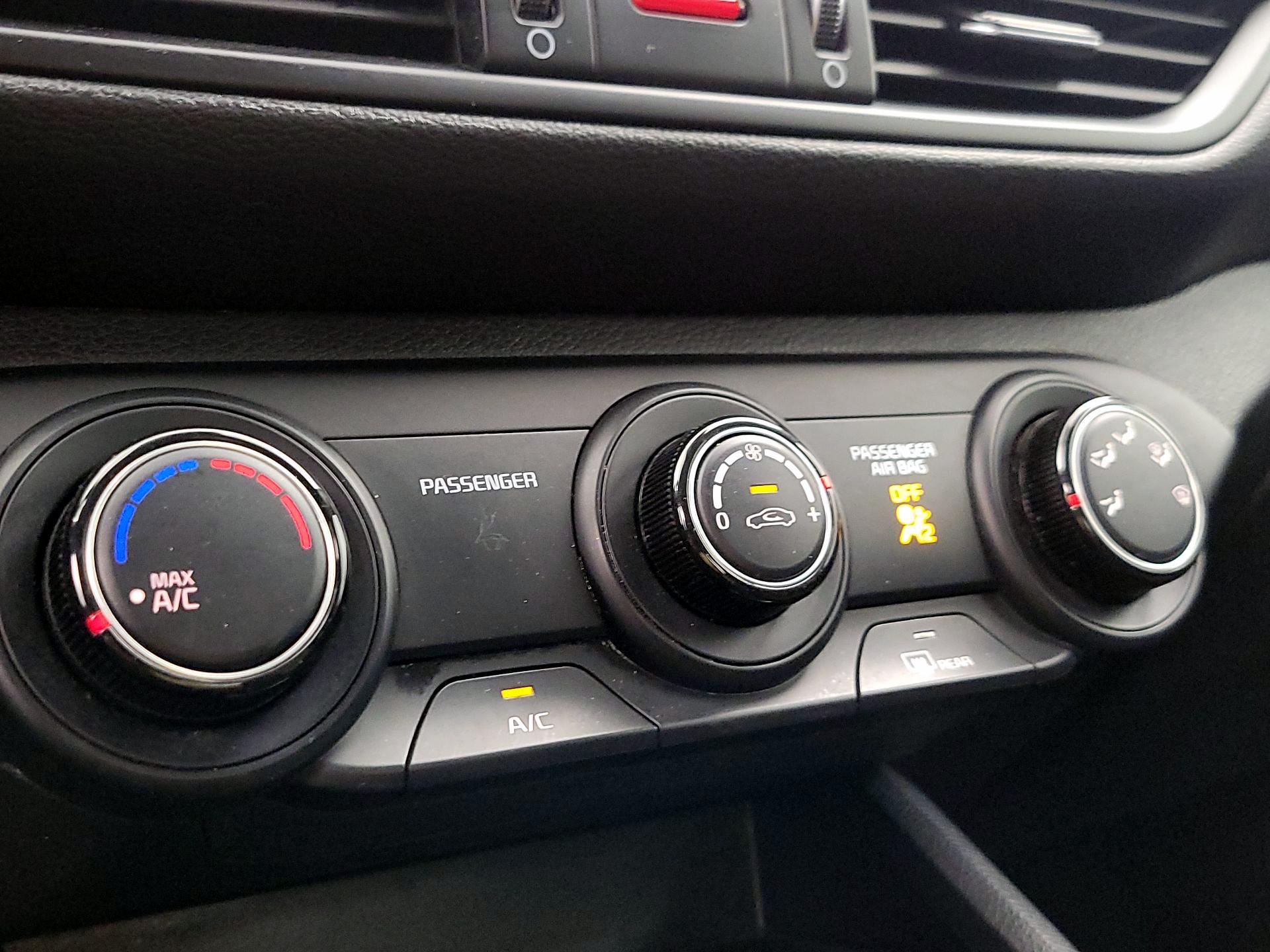 Thumbnail: 2024 Kia Forte - 16