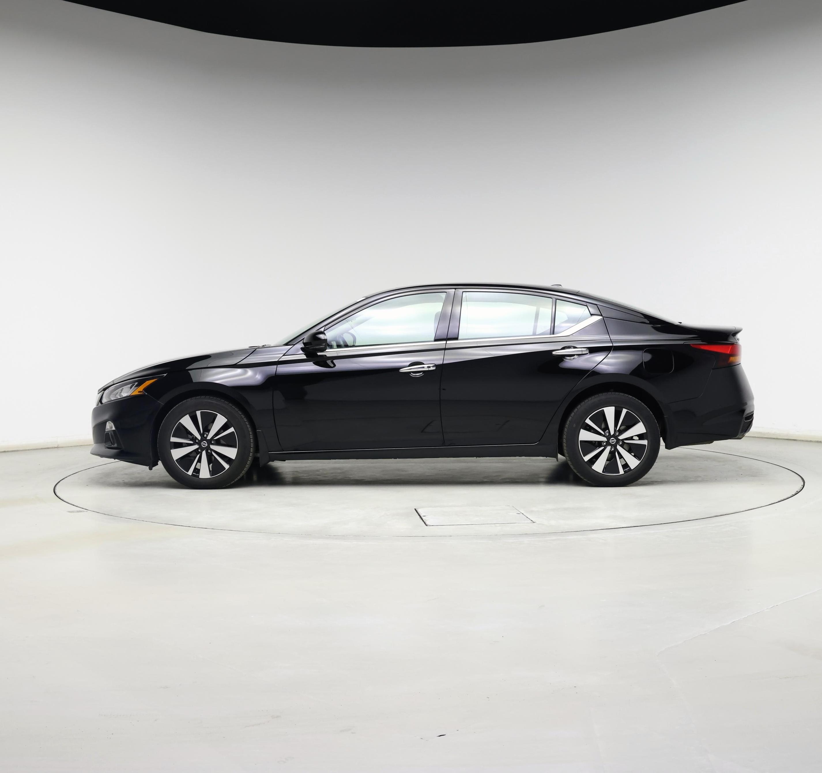 Thumbnail: 2022 Nissan Altima - 3