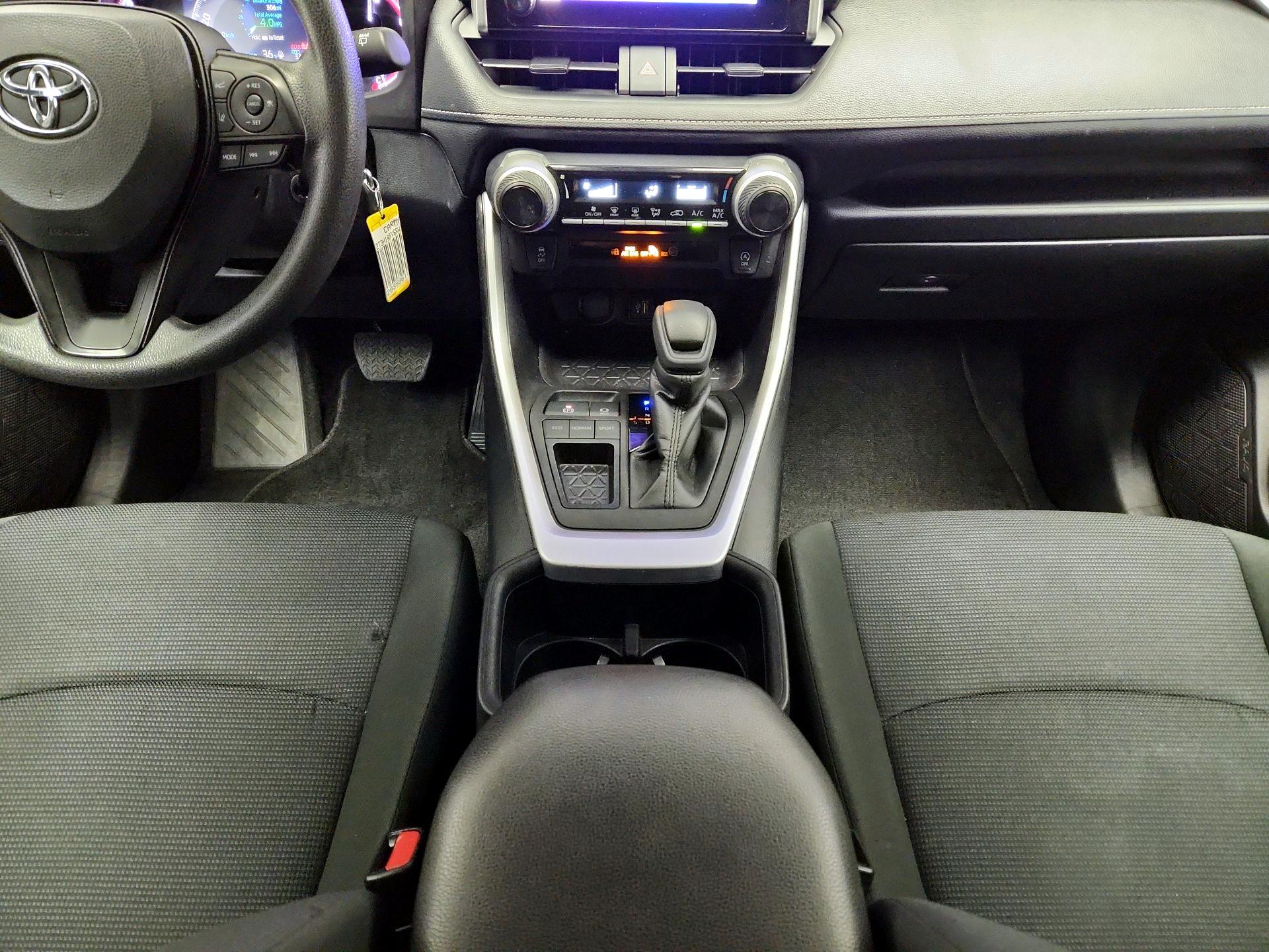 Thumbnail: 2024 Toyota RAV4 - 17