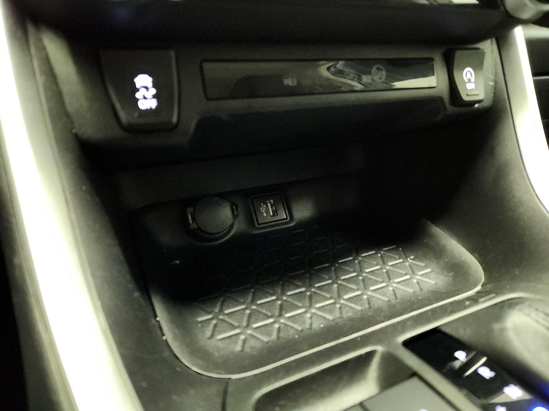 Thumbnail: 2024 Toyota RAV4 - 18