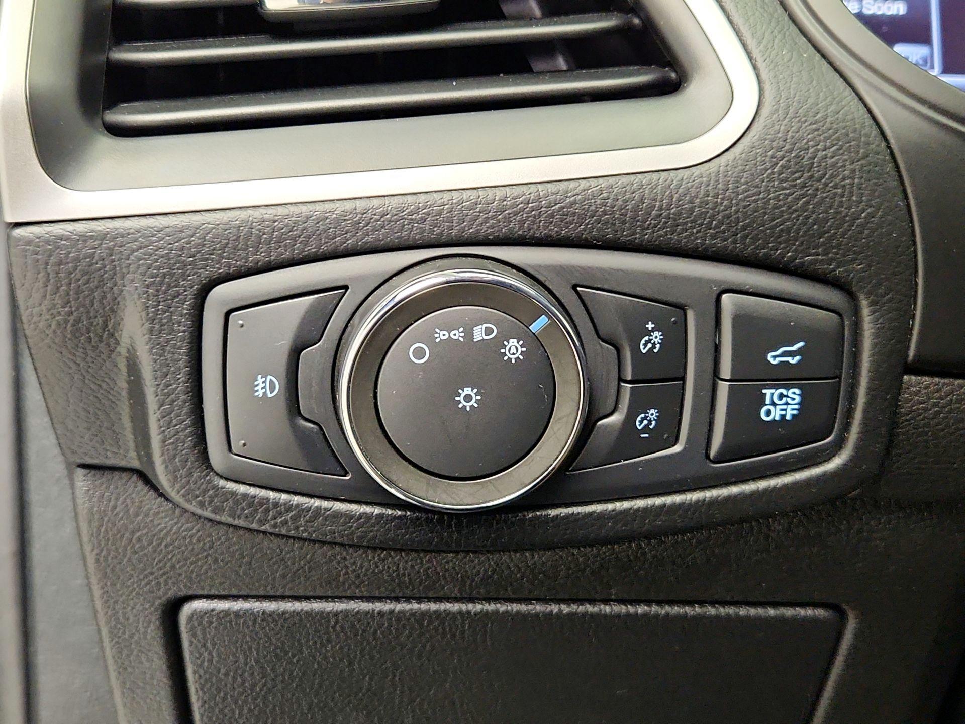 Thumbnail: 2022 Ford Edge - 13