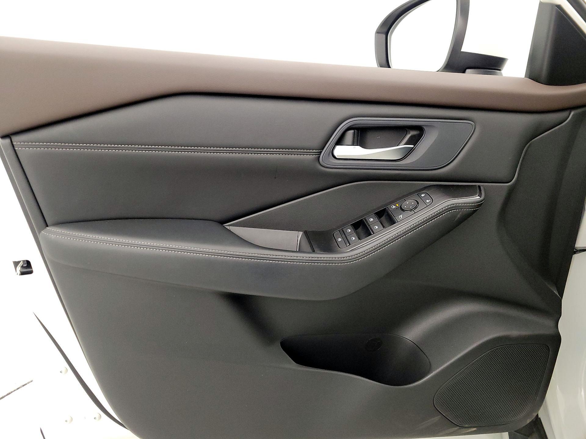 Thumbnail: 2023 Nissan Rogue - 12