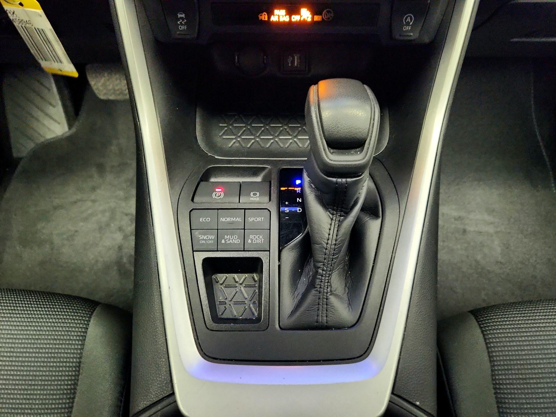 Thumbnail: 2024 Toyota RAV4 - 17