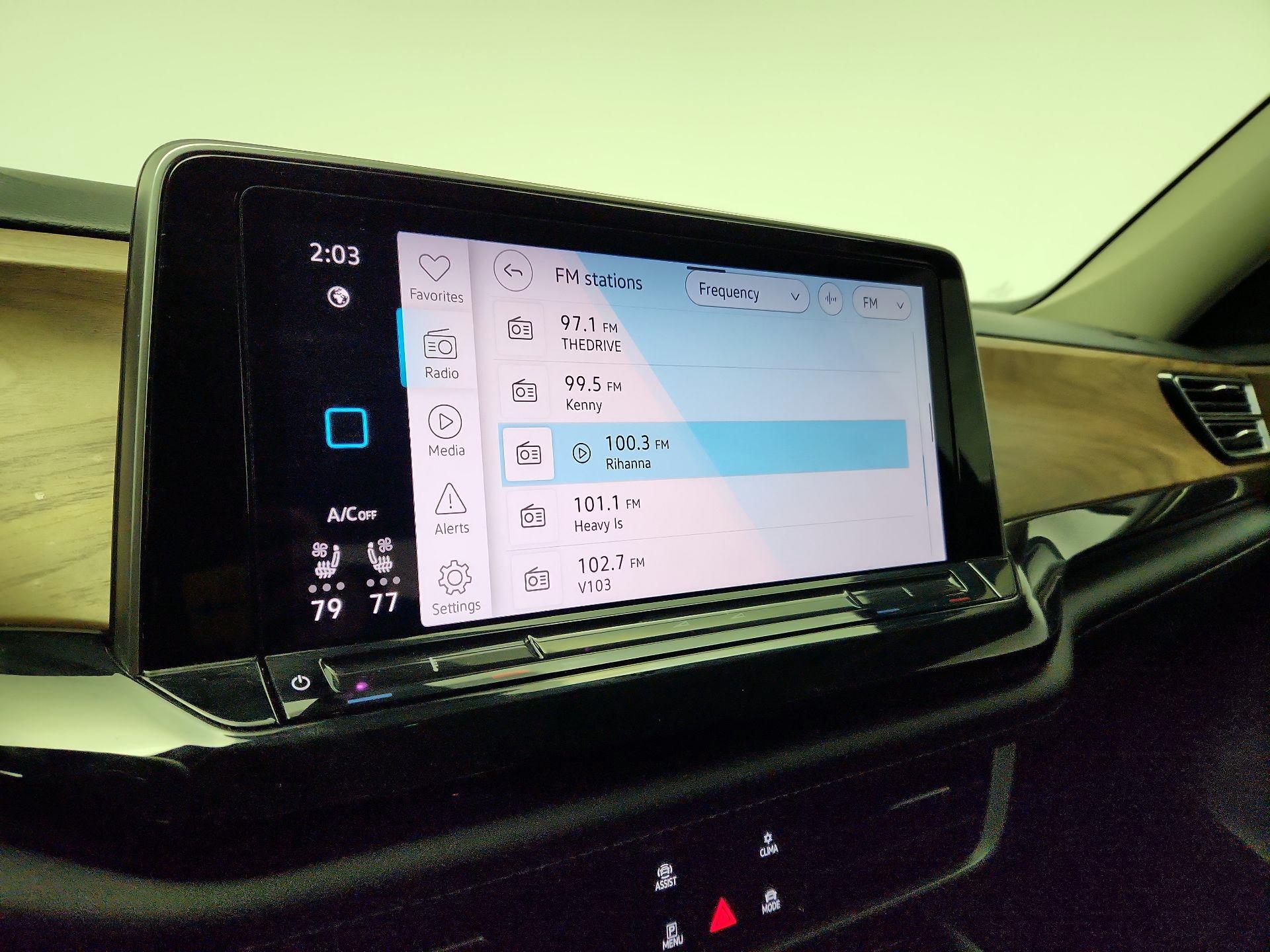 Thumbnail: 2024 Volkswagen Atlas - 15