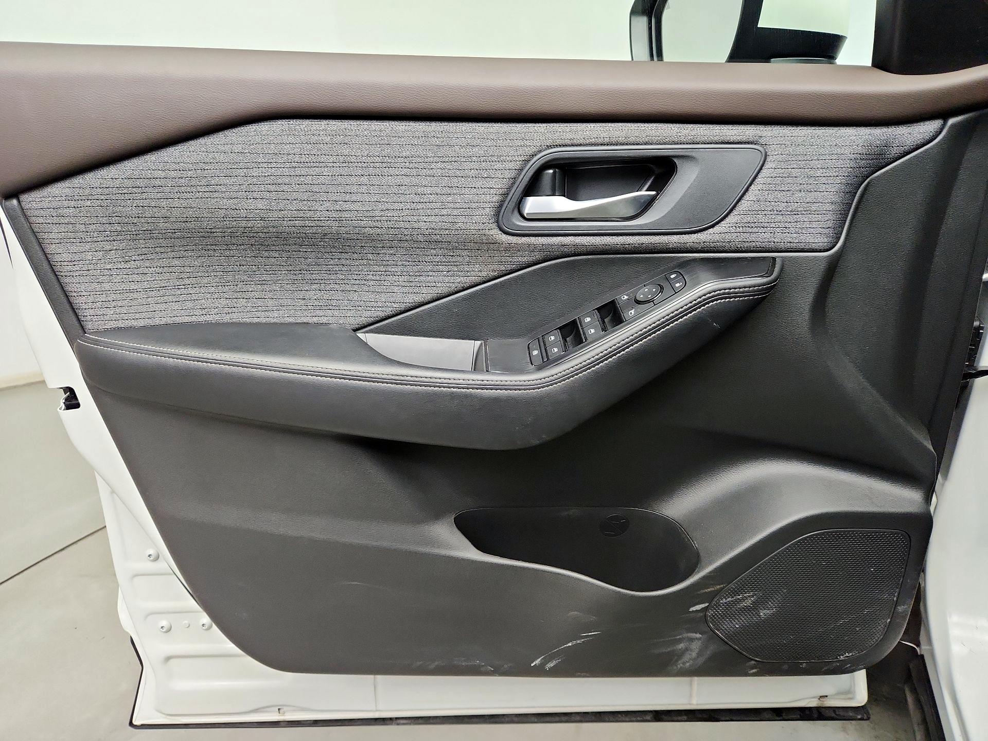 Thumbnail: 2023 Nissan Rogue - 12