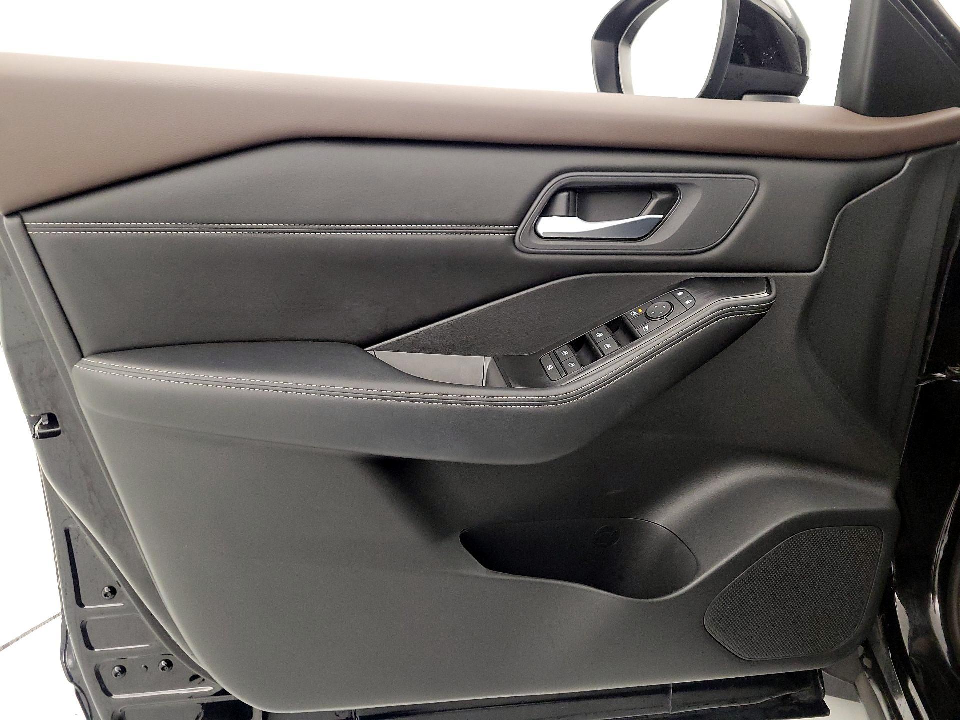 Thumbnail: 2023 Nissan Rogue - 12