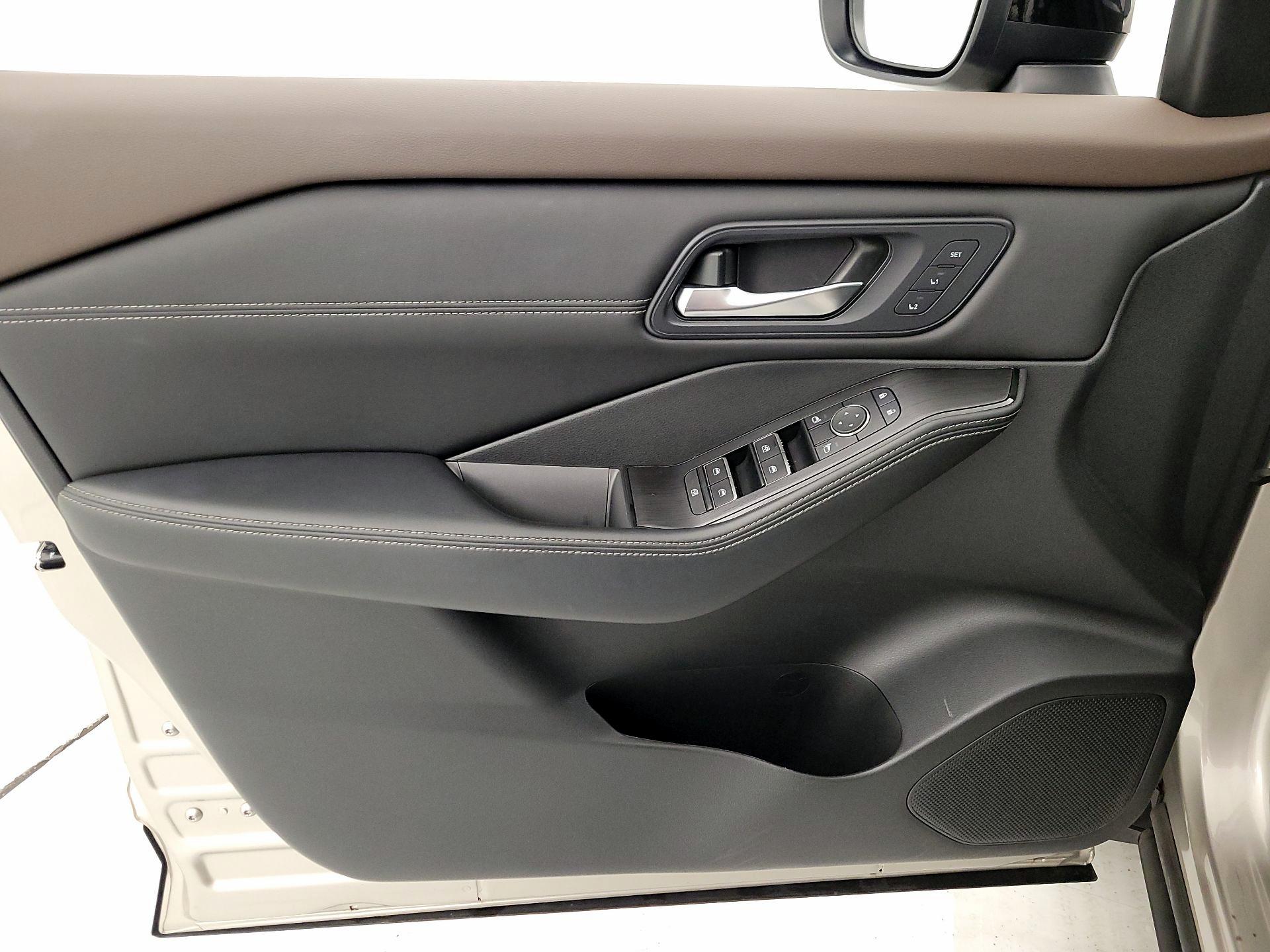 Thumbnail: 2023 Nissan Rogue - 12