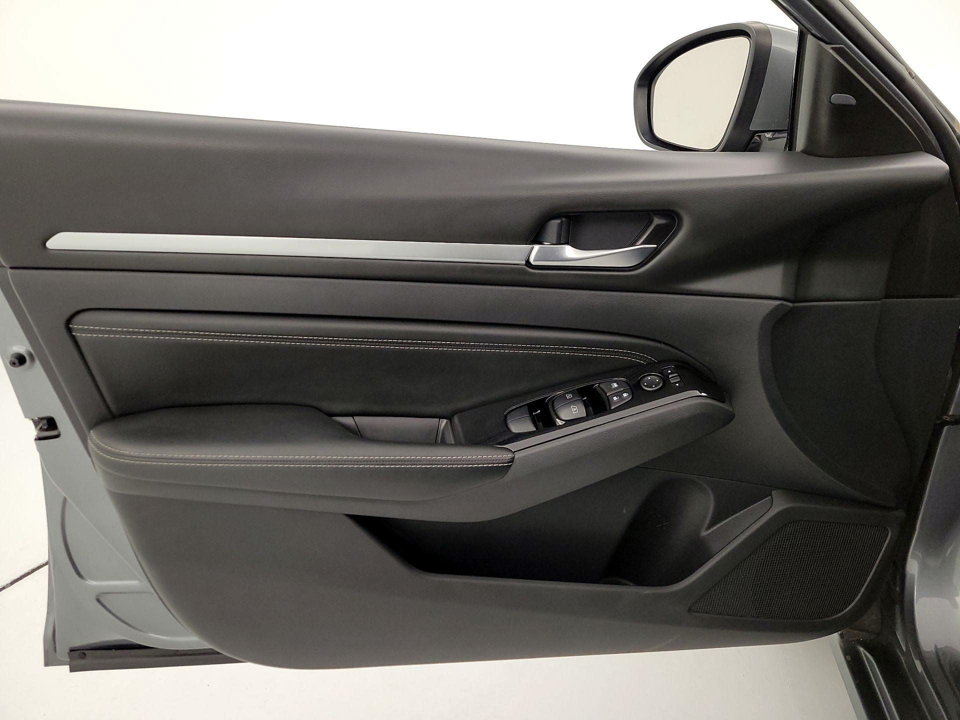 Thumbnail: 2020 Nissan Altima - 12