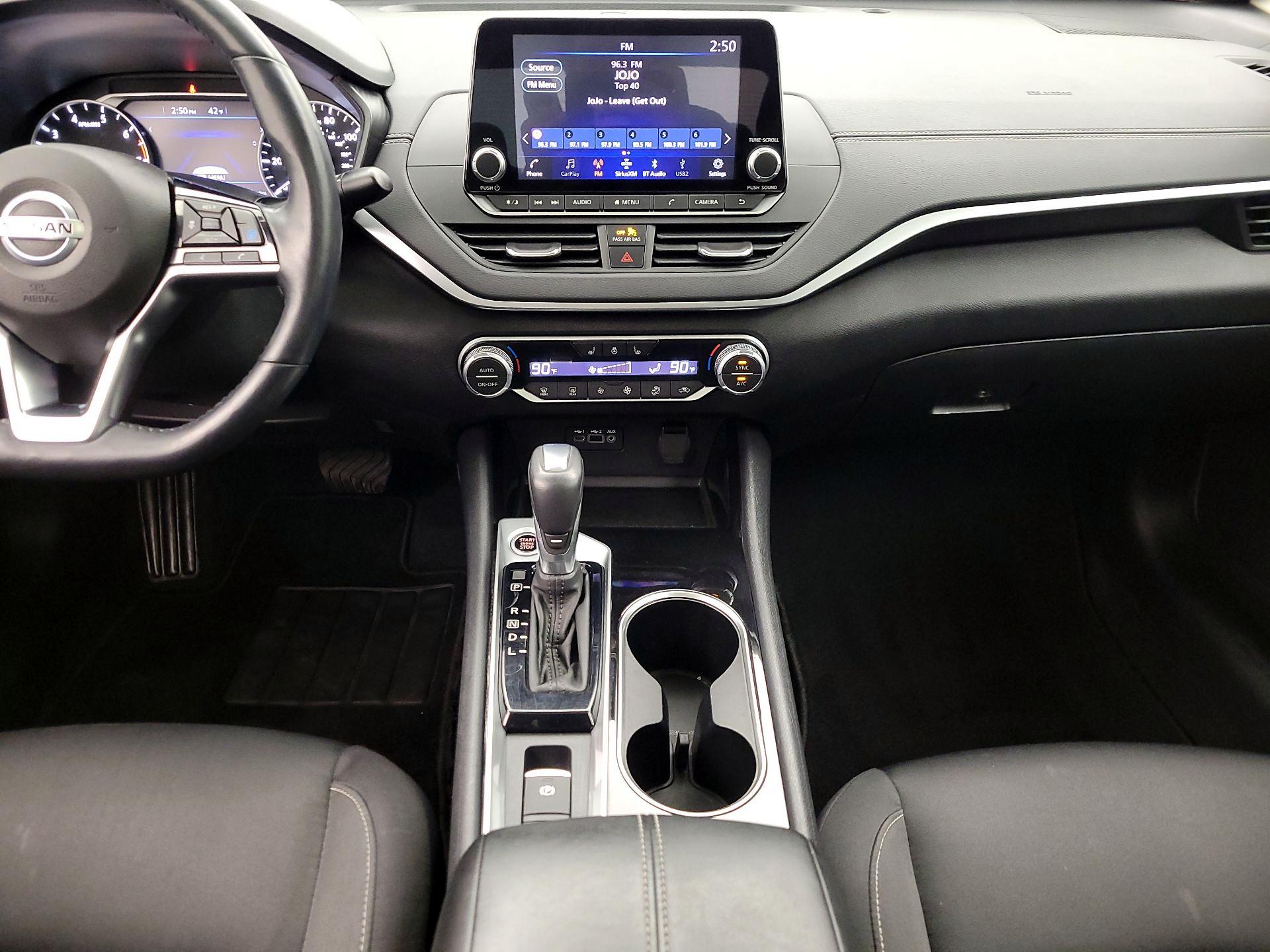 Thumbnail: 2020 Nissan Altima - 17