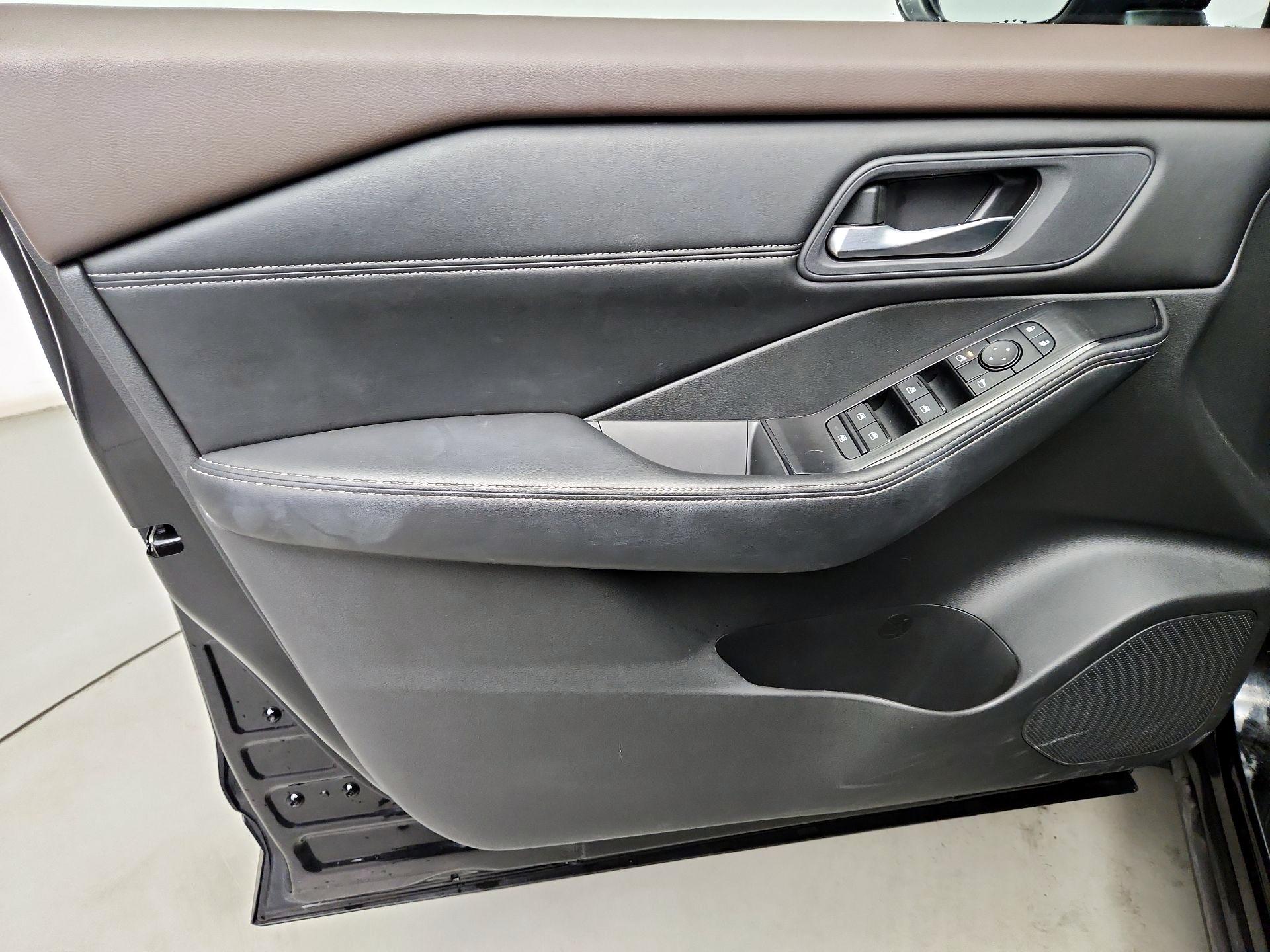 Thumbnail: 2023 Nissan Rogue - 12