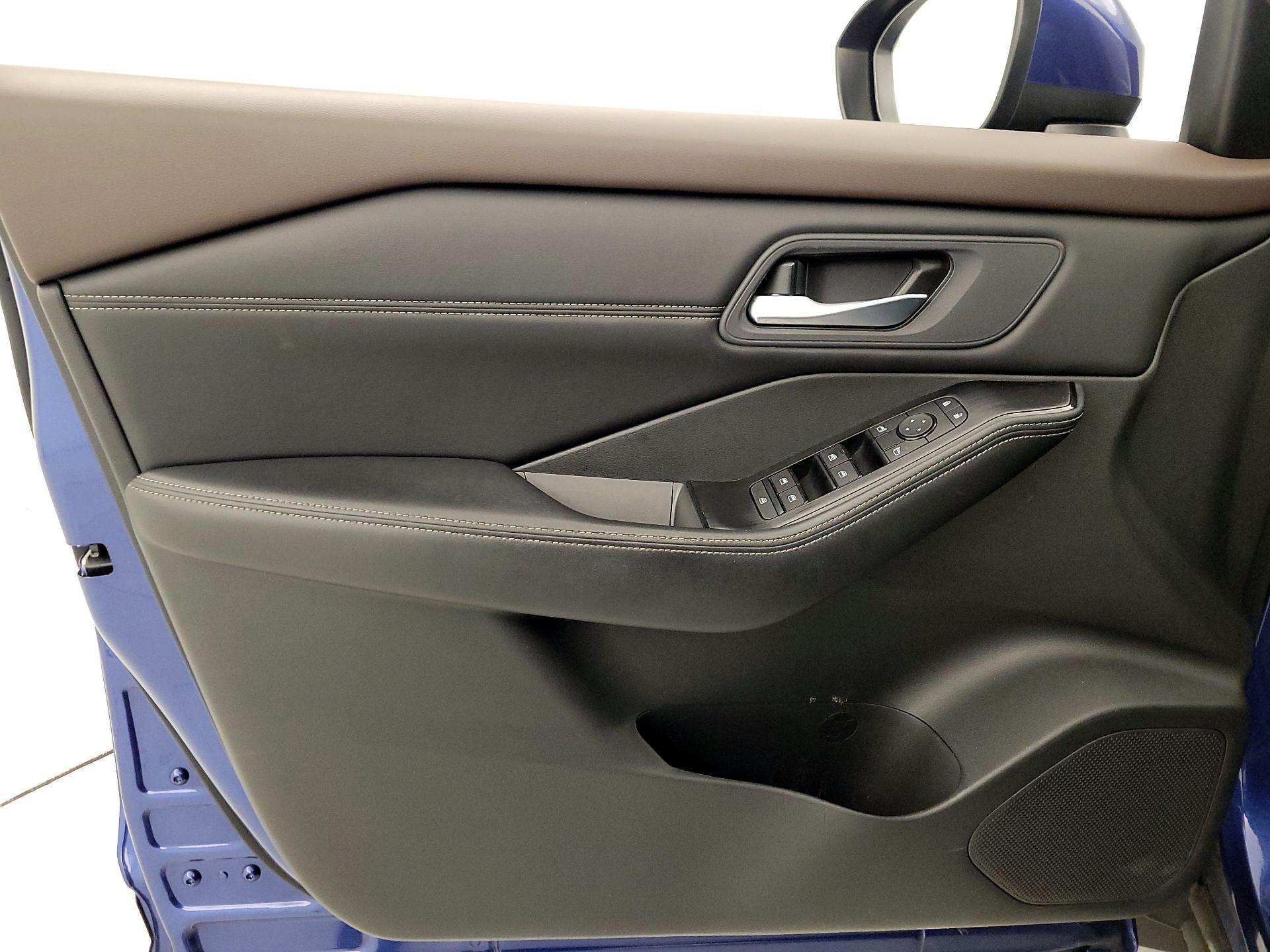 Thumbnail: 2023 Nissan Rogue - 12