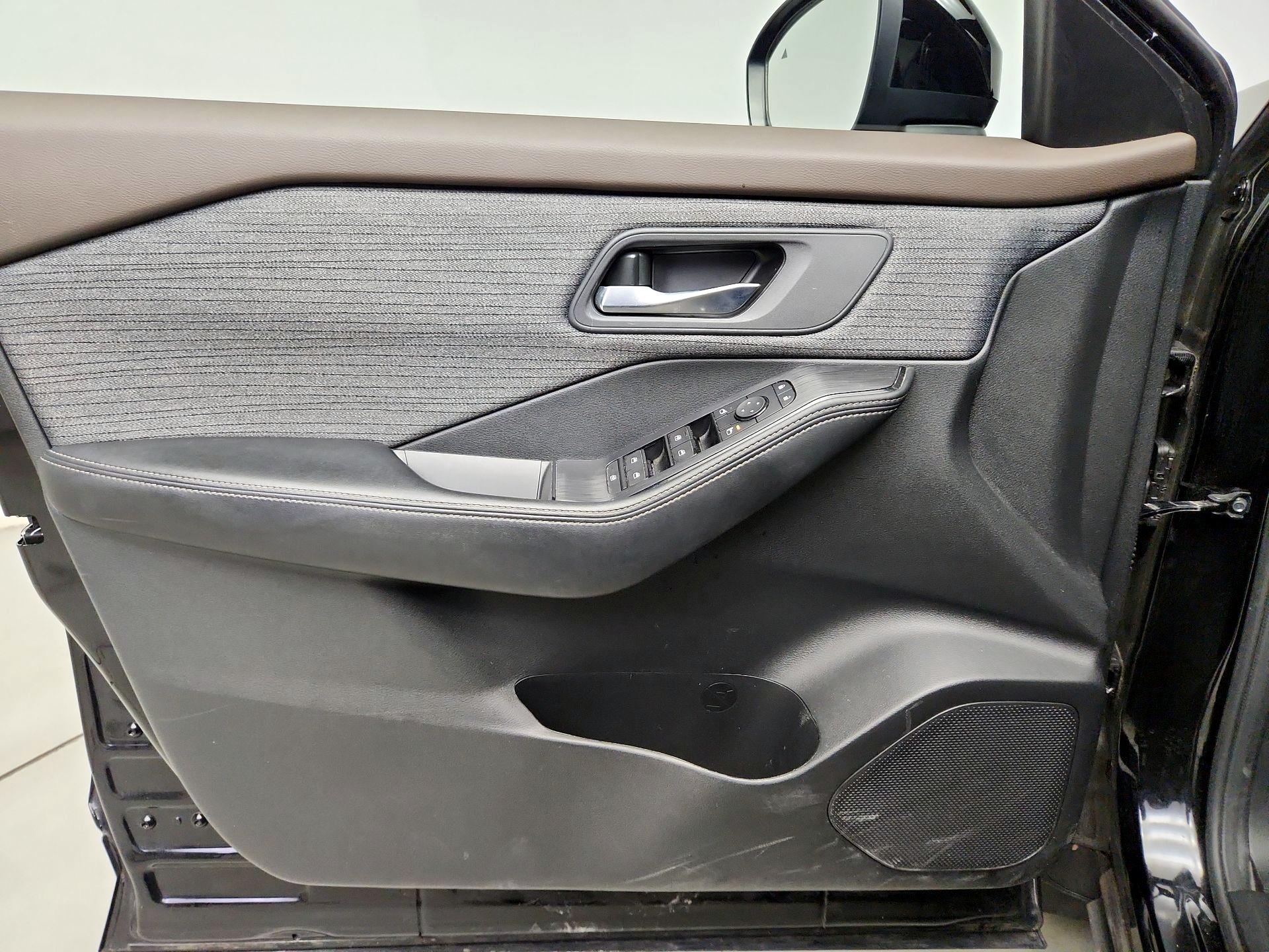 Thumbnail: 2023 Nissan Rogue - 12