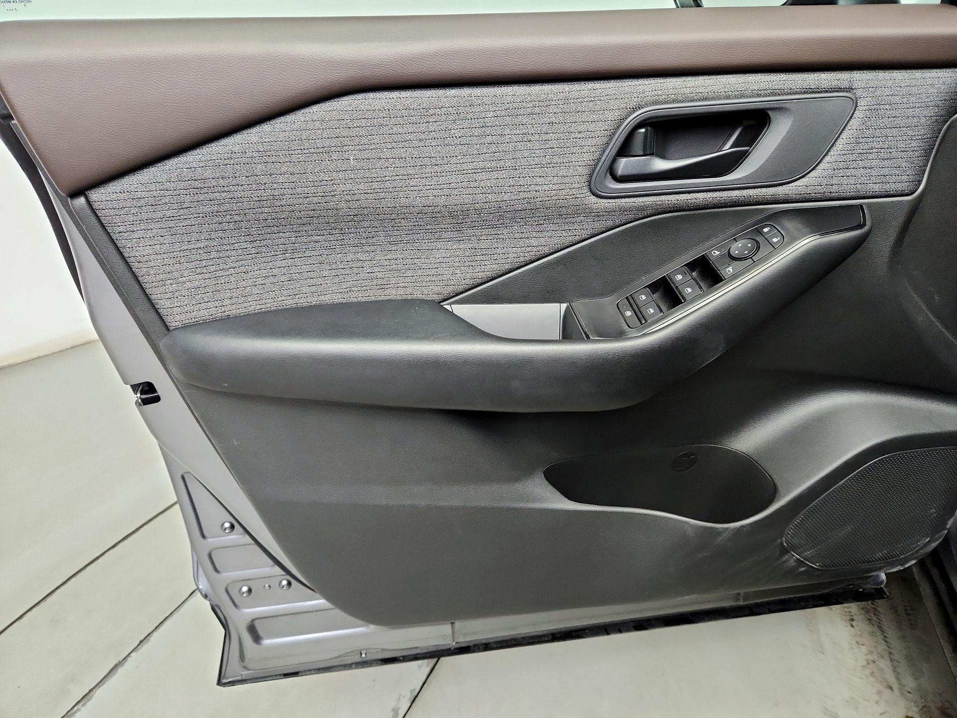 Thumbnail: 2023 Nissan Rogue - 12