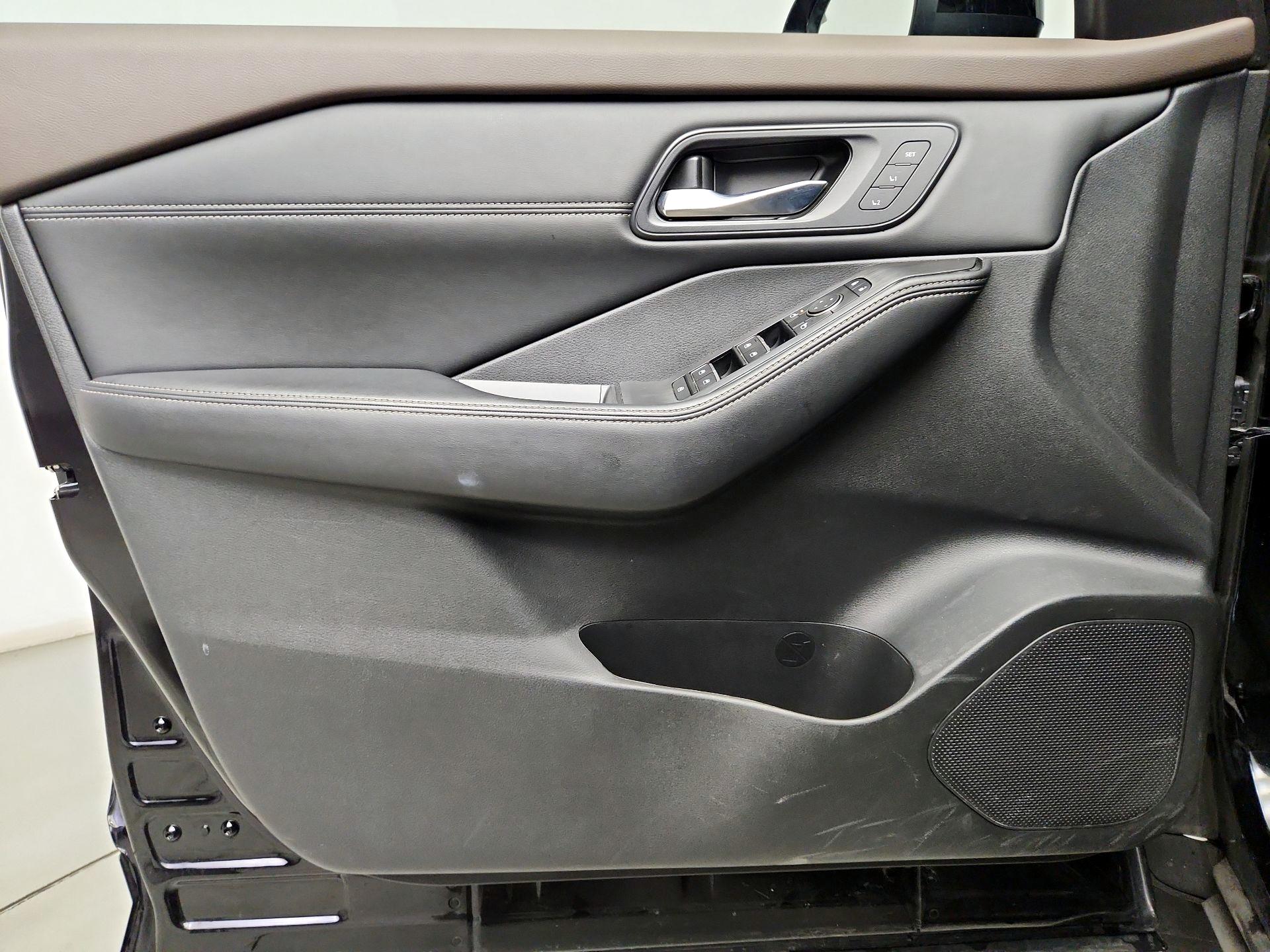 Thumbnail: 2023 Nissan Rogue - 12