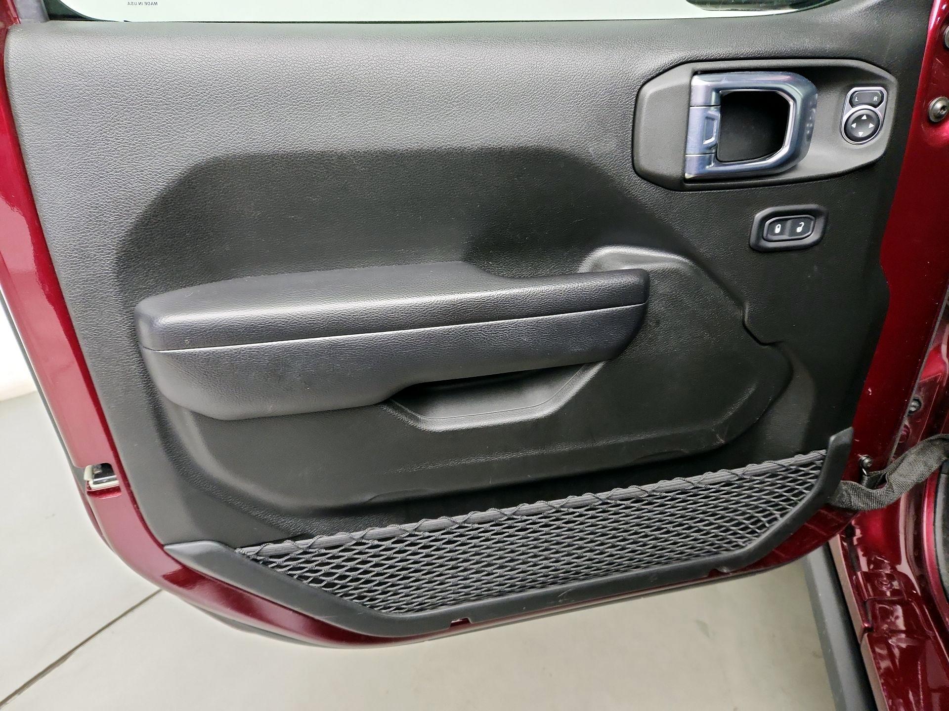 Thumbnail: 2021 Jeep Gladiator - 12