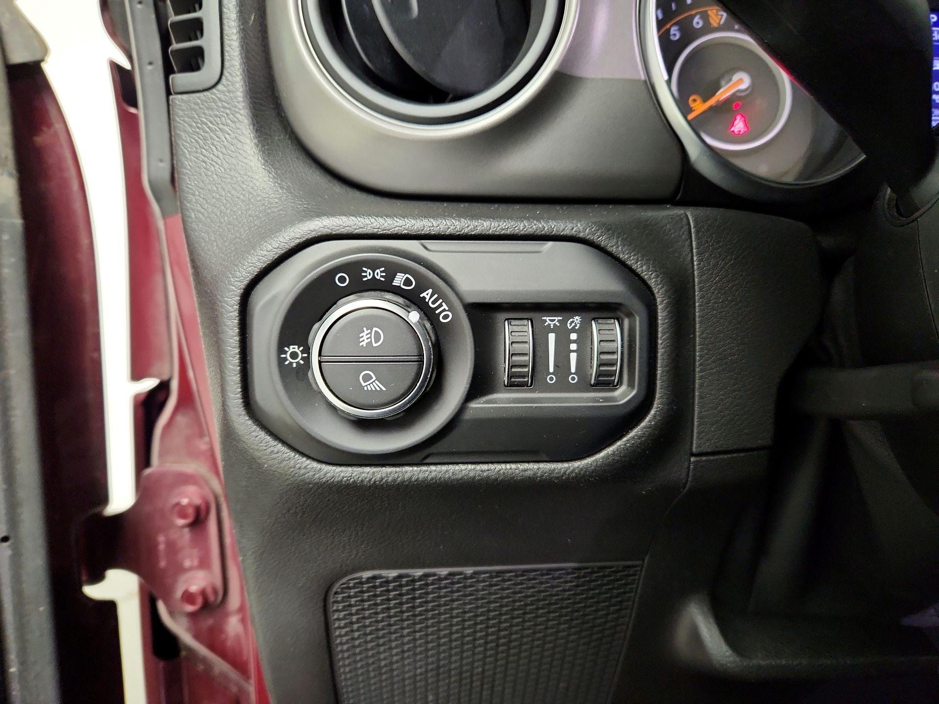 Thumbnail: 2021 Jeep Gladiator - 13