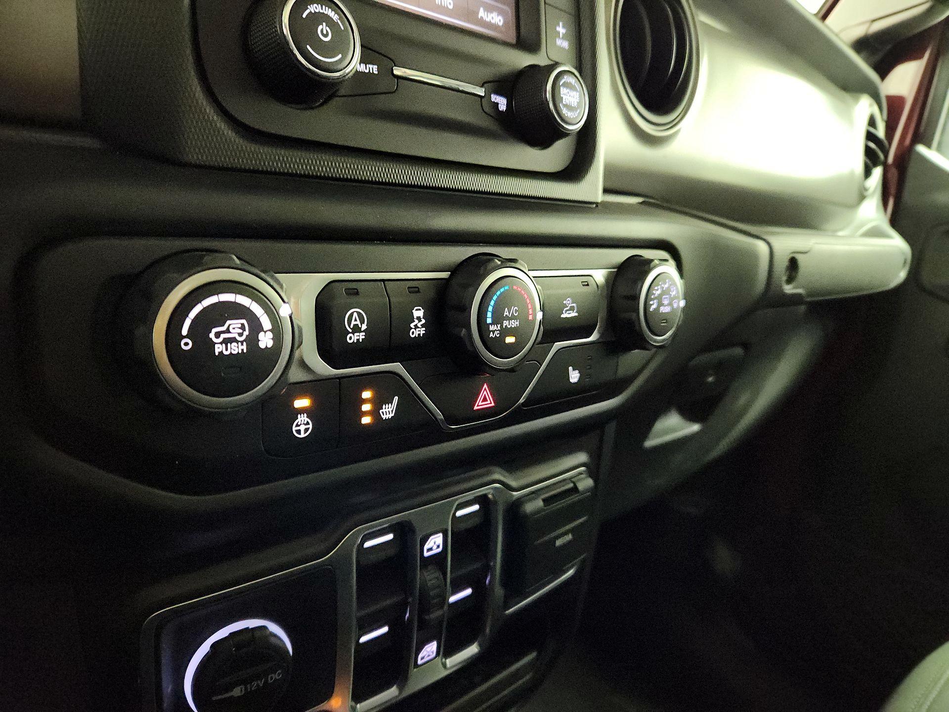 Thumbnail: 2021 Jeep Gladiator - 16