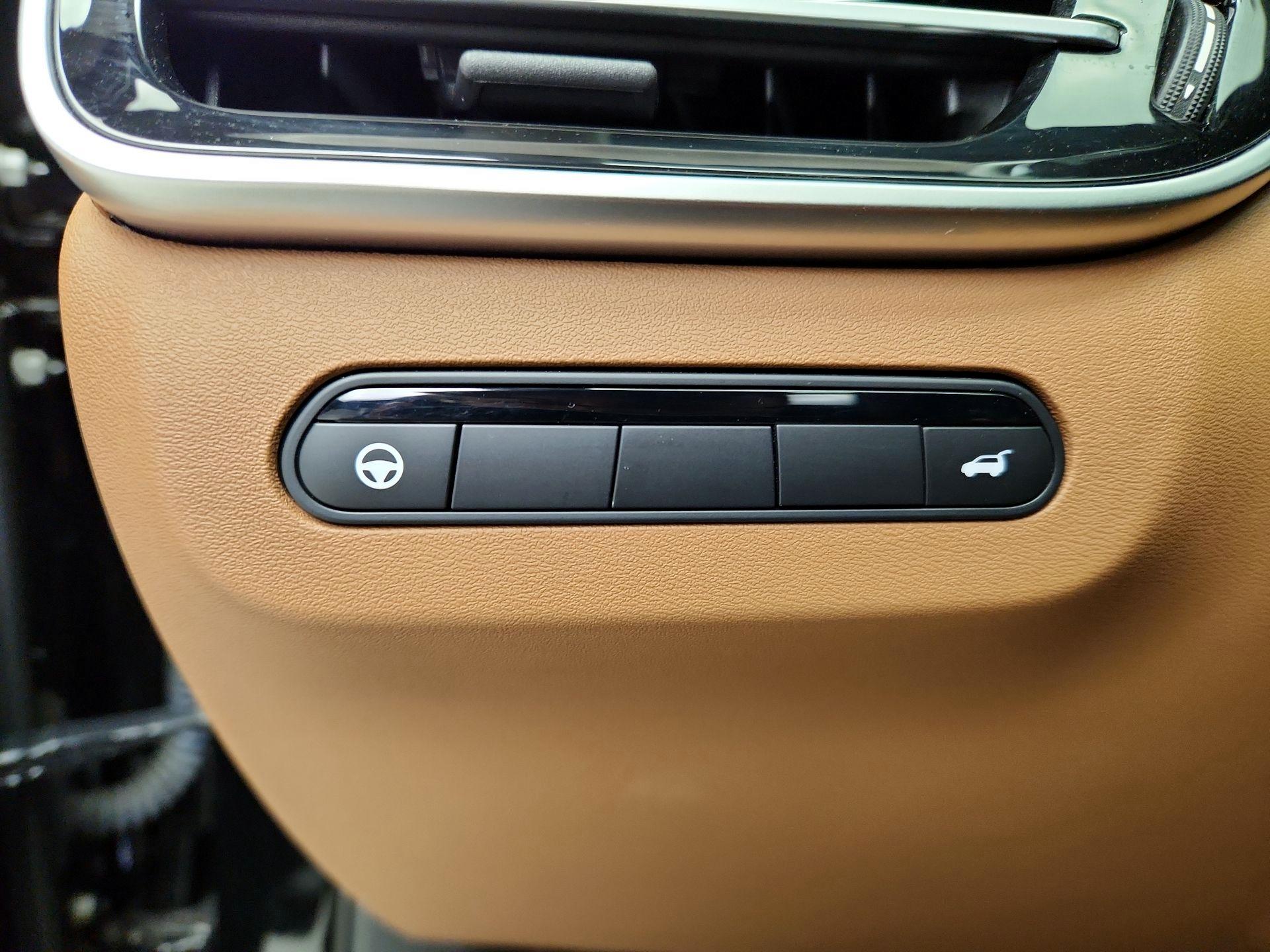 Thumbnail: 2023 INFINITI QX60 - 13