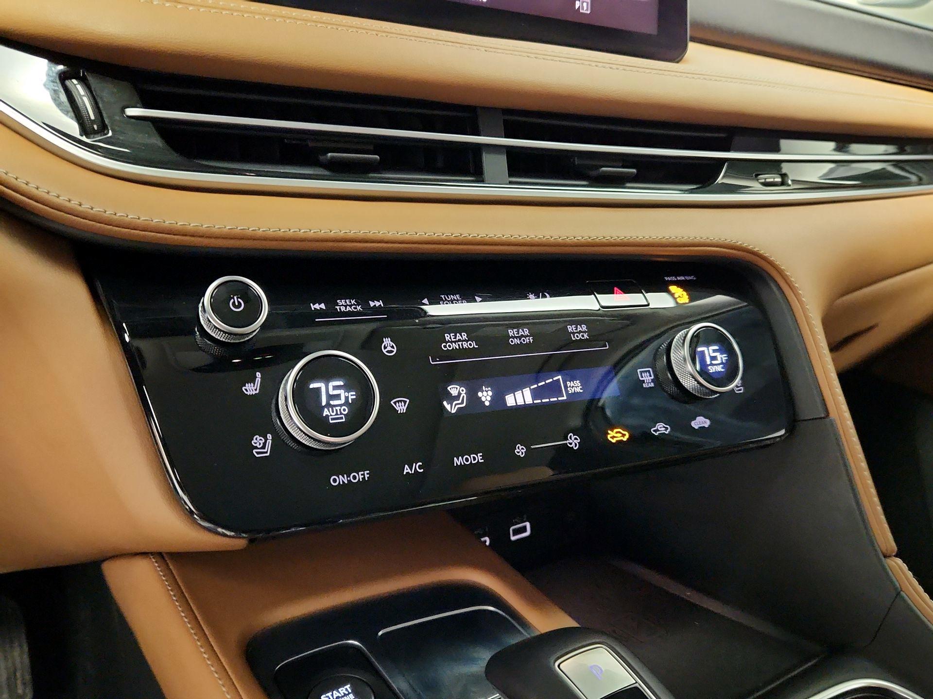 Thumbnail: 2023 INFINITI QX60 - 17