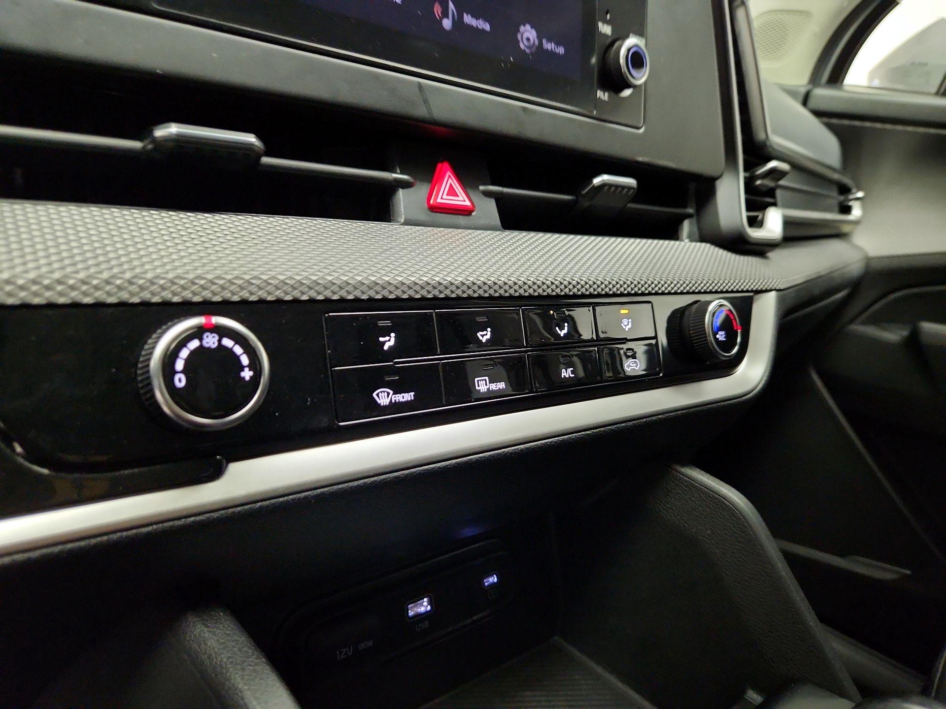 Thumbnail: 2024 Kia Sportage - 16