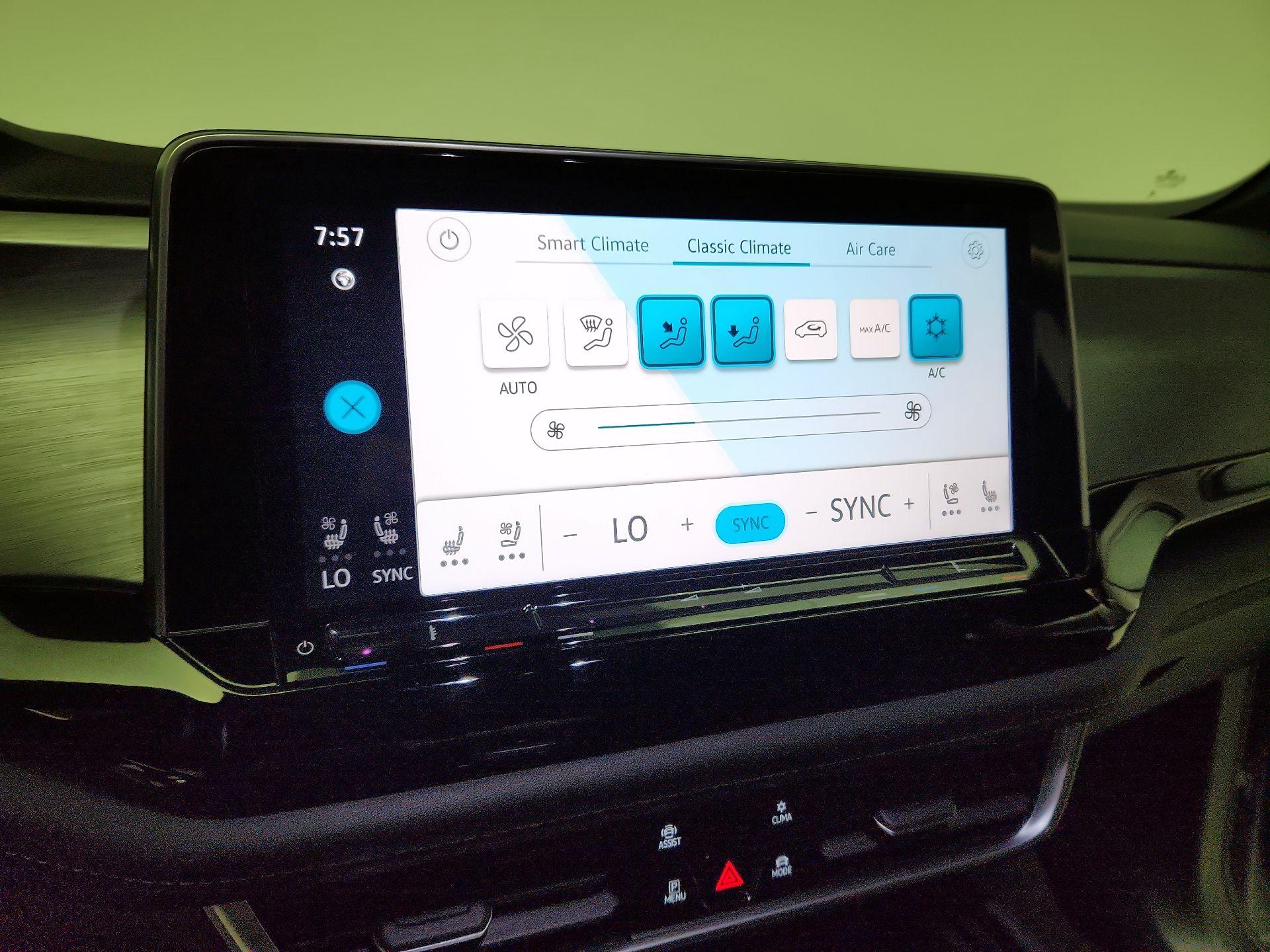 Thumbnail: 2024 Volkswagen Atlas - 16