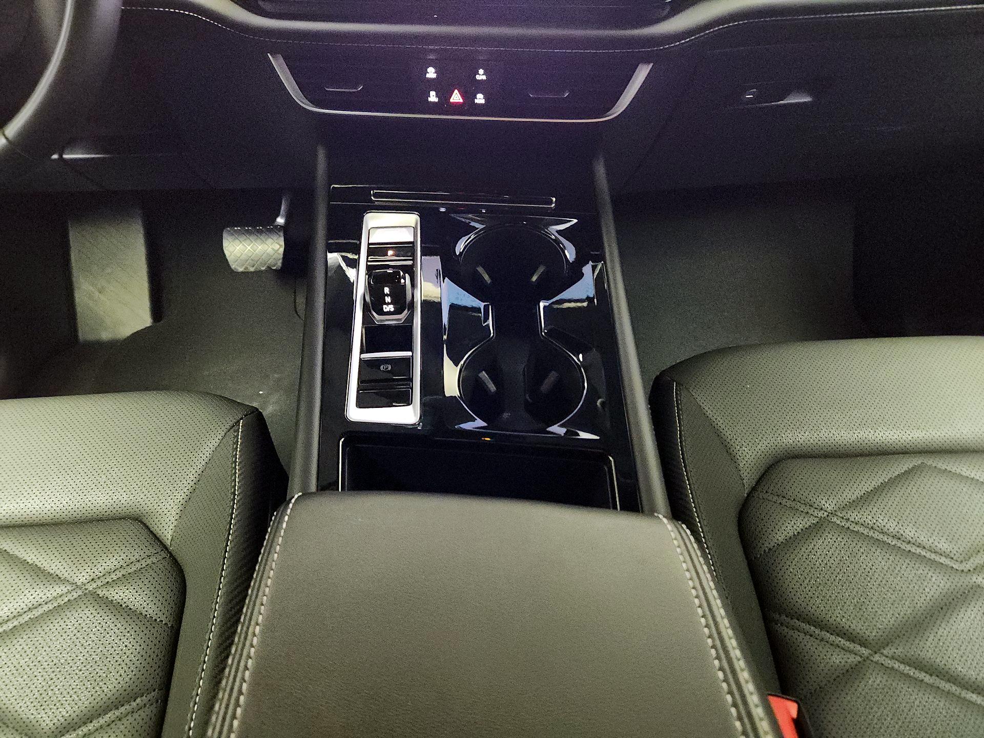 Thumbnail: 2024 Volkswagen Atlas - 17