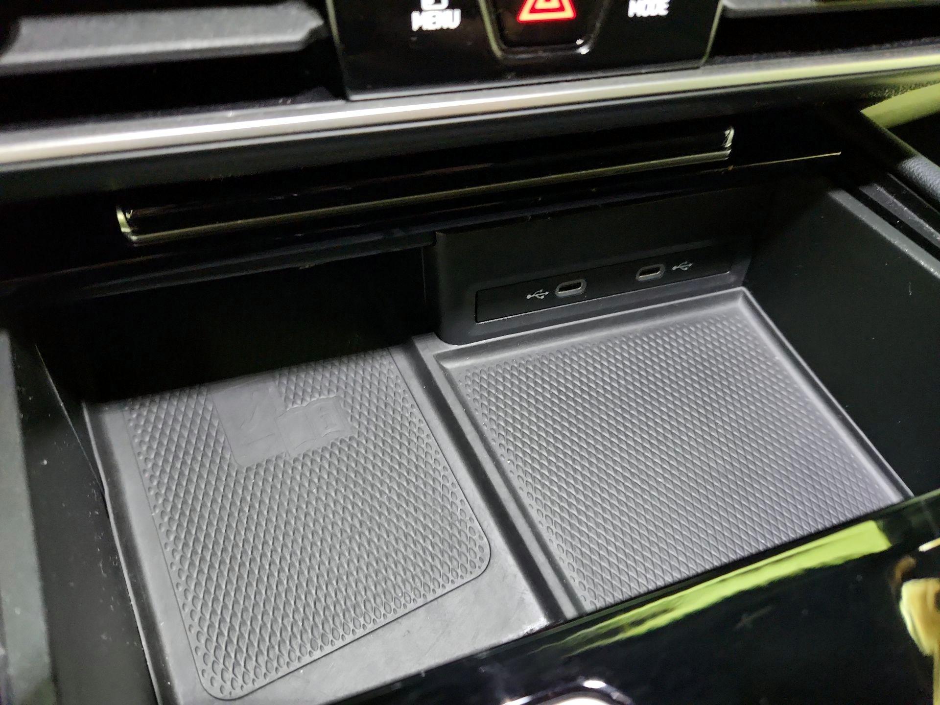 Thumbnail: 2024 Volkswagen Atlas - 18