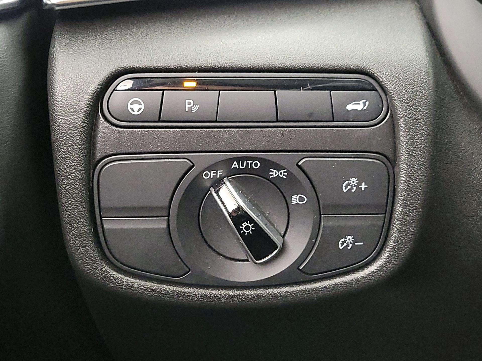 Thumbnail: 2023 INFINITI QX50 - 13