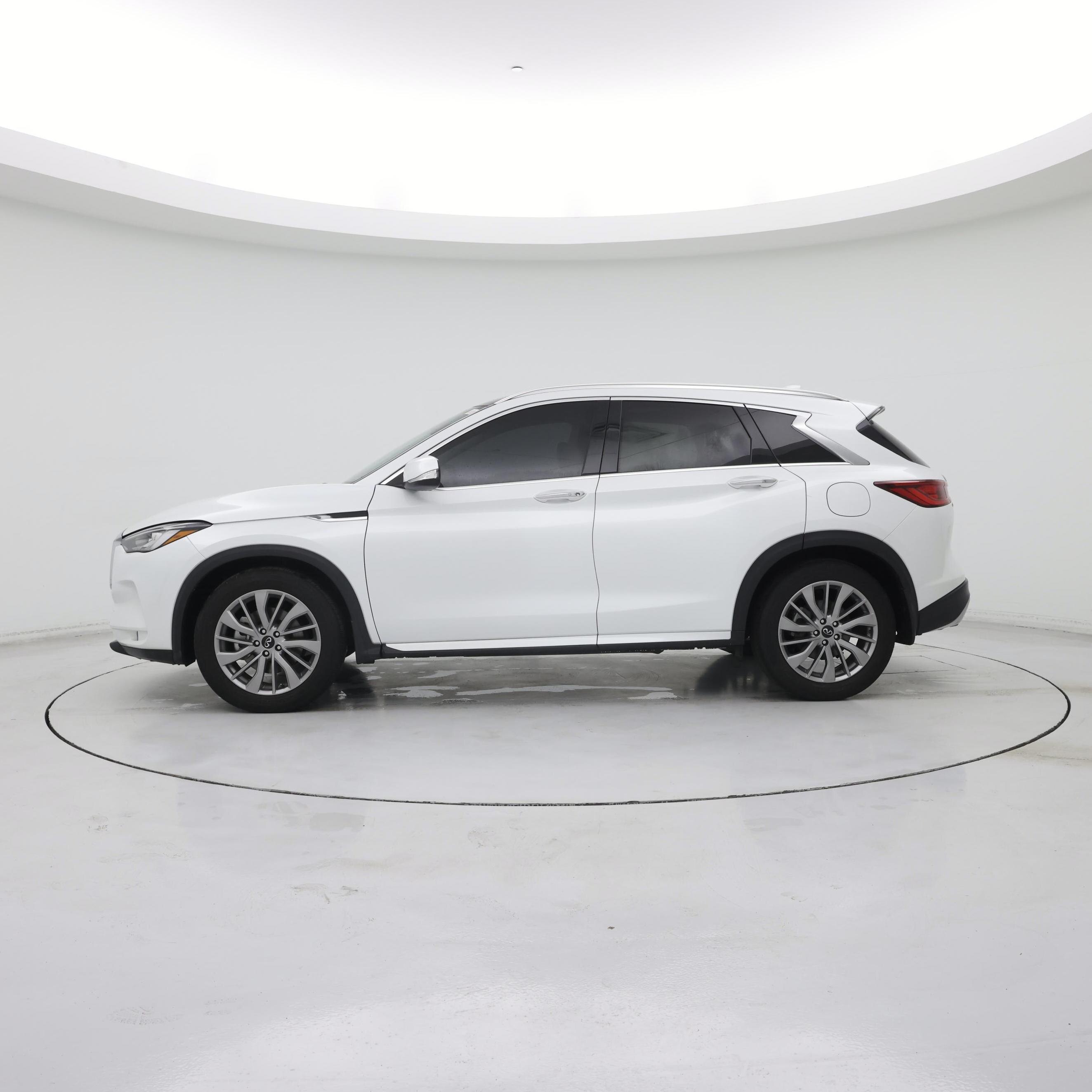 Thumbnail: 2023 INFINITI QX50 - 3