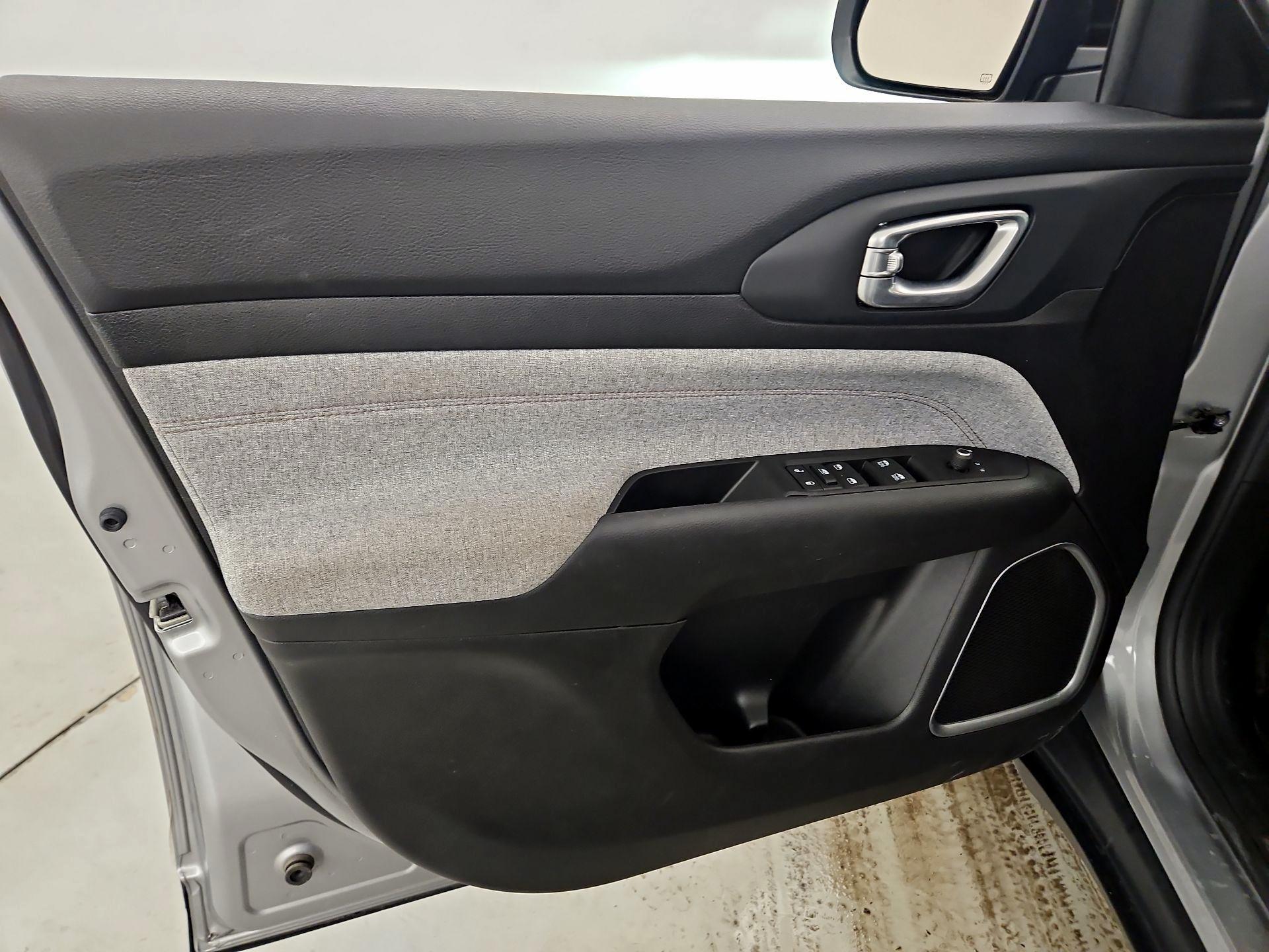 Thumbnail: 2022 Jeep Compass - 12