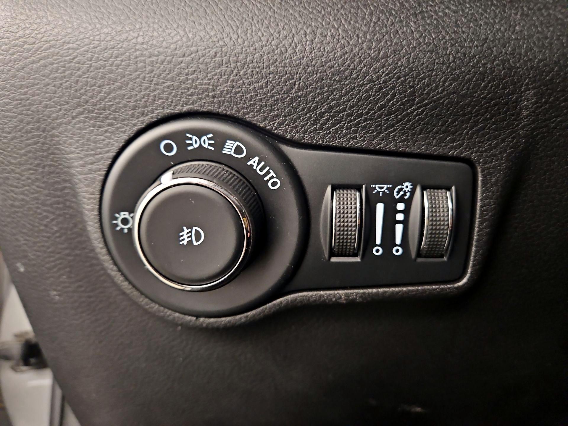 Thumbnail: 2022 Jeep Compass - 13