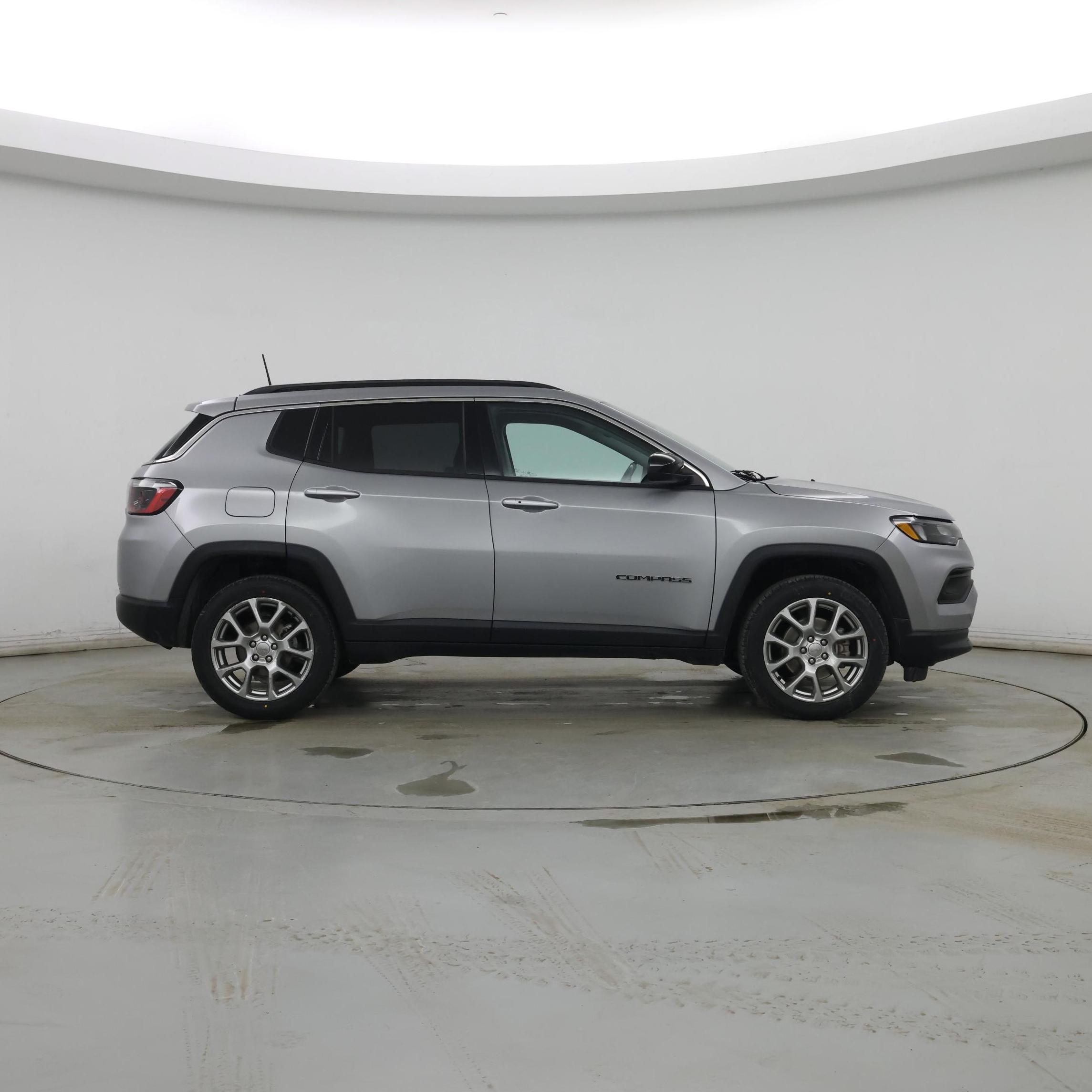 Thumbnail: 2022 Jeep Compass - 7