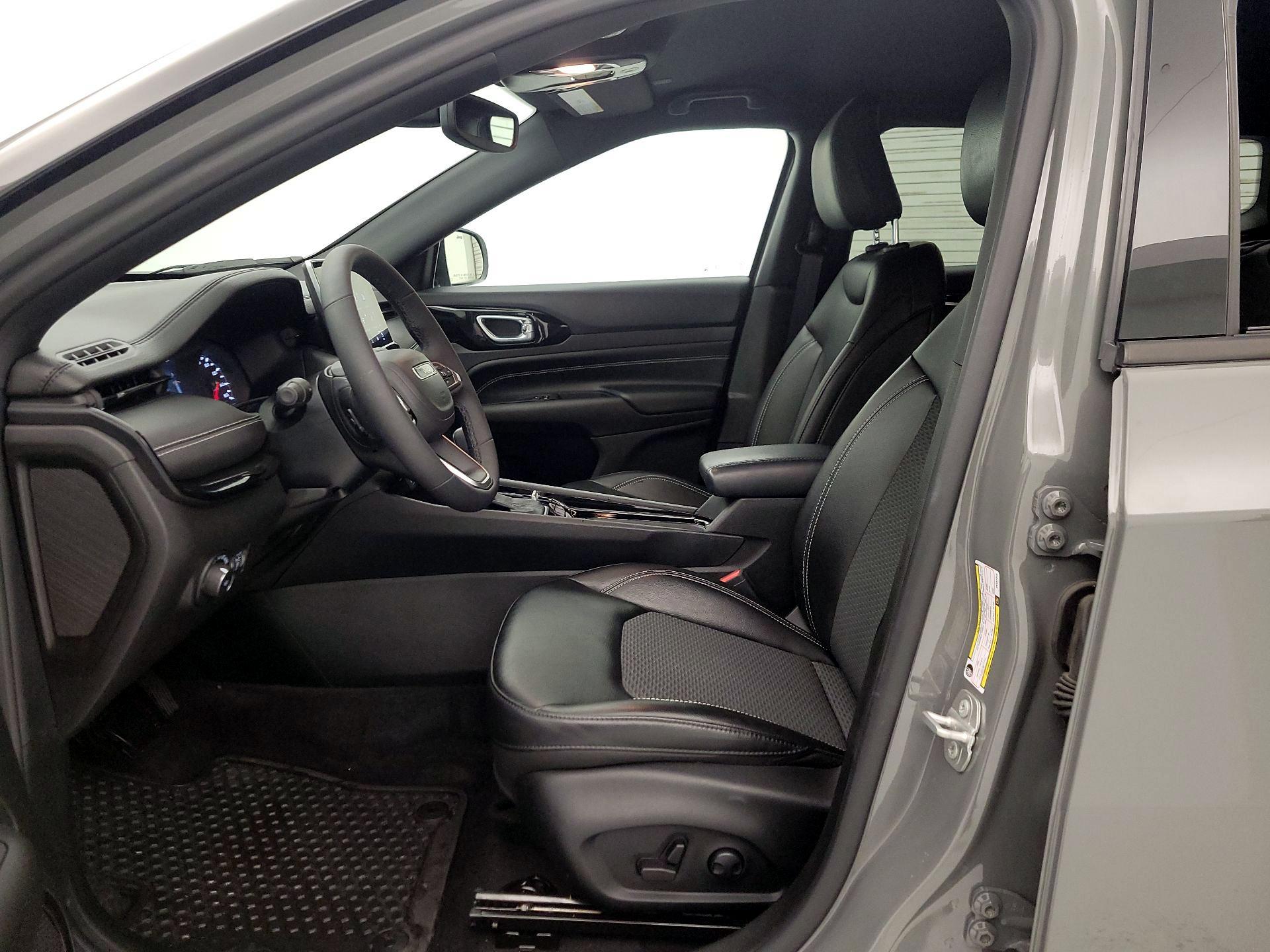 Thumbnail: 2023 Jeep Compass - 11