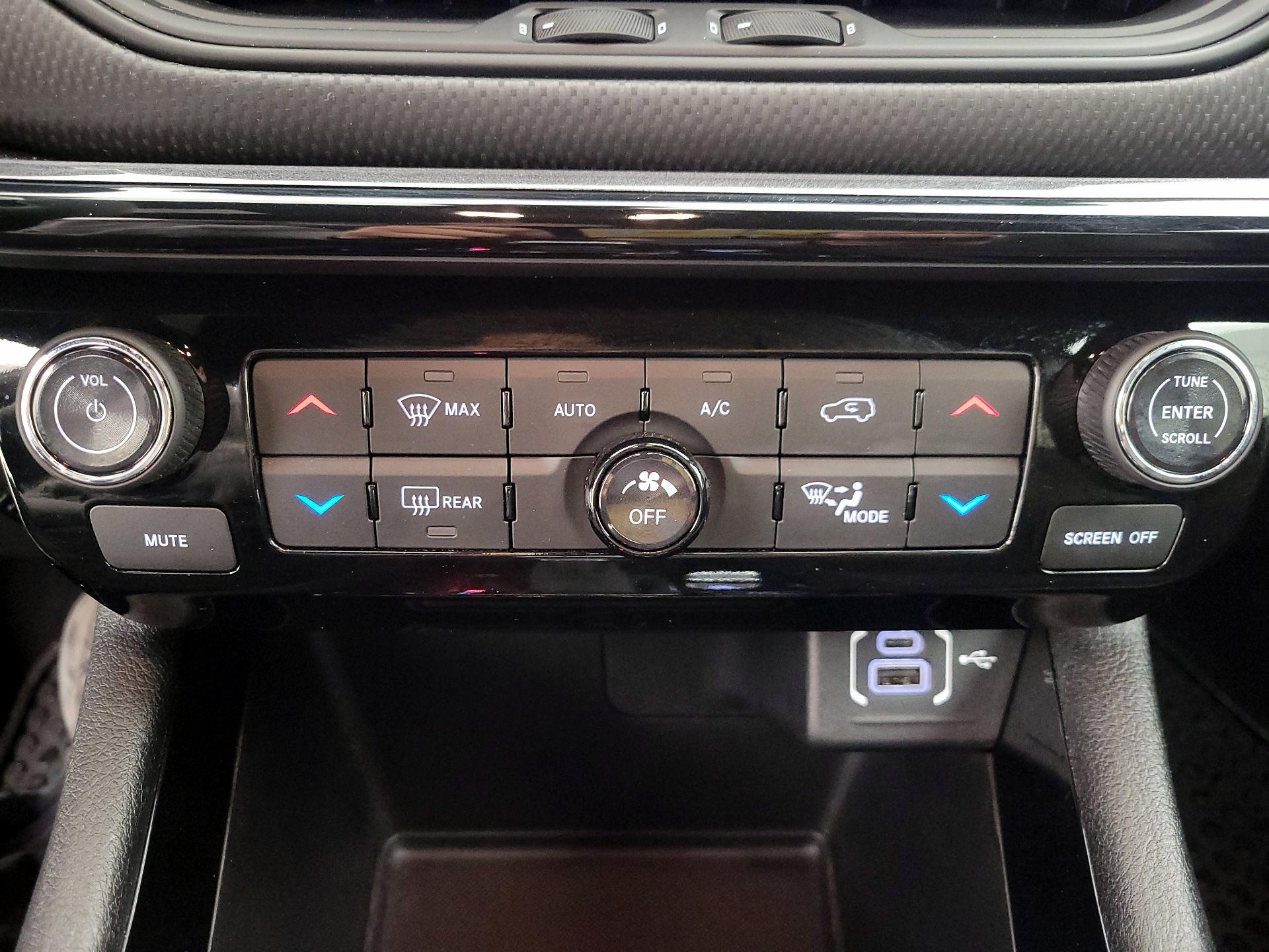 Thumbnail: 2023 Jeep Compass - 16