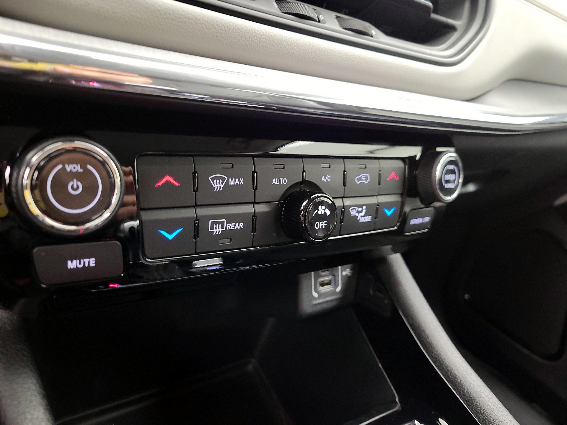 Thumbnail: 2022 Jeep Compass - 16