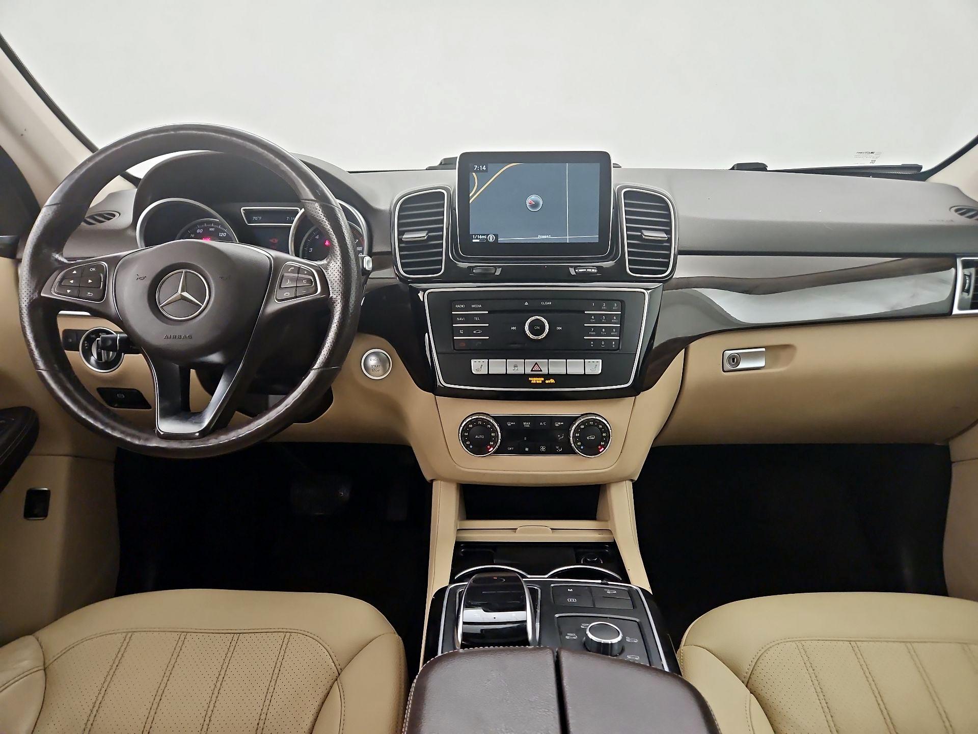 Thumbnail: 2016 Mercedes-Benz GLE - 9